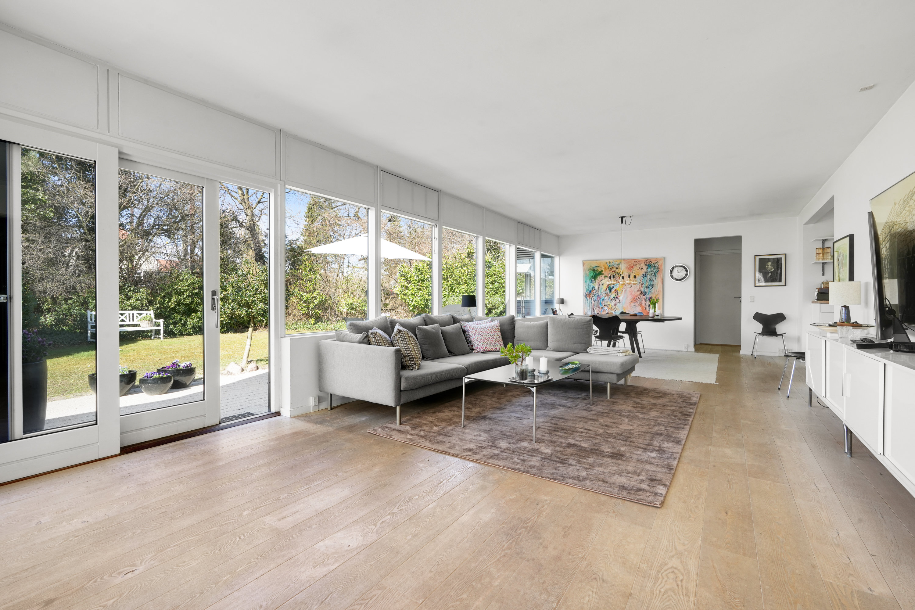 Fremhævet stue billede i fuldskærmstilstand. Billede af Ordrup Jagtvej 4B, 2920 Charlottenlund