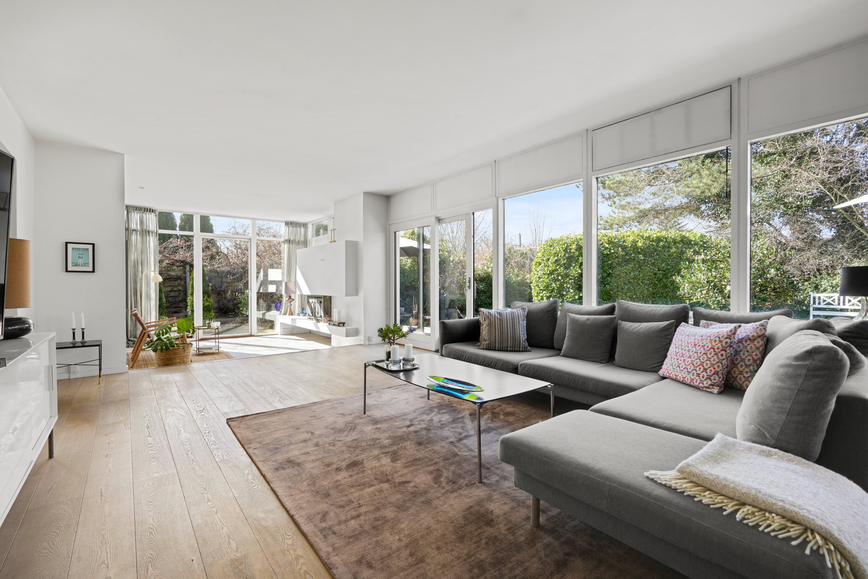 Fremhævet stue billede i fuldskærmstilstand. Billede af Ordrup Jagtvej 4B, 2920 Charlottenlund