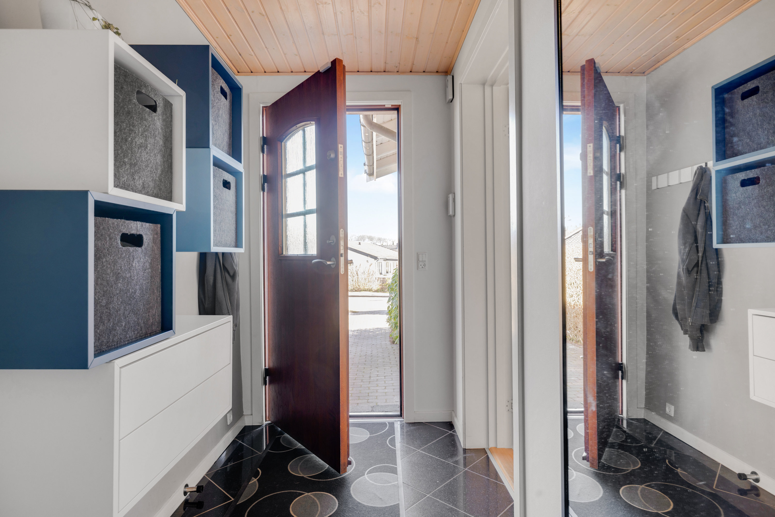 Fremhævet gang billede i fuldskærmstilstand. Billede af Langkærgårdsvej 18, 3460 Birkerød