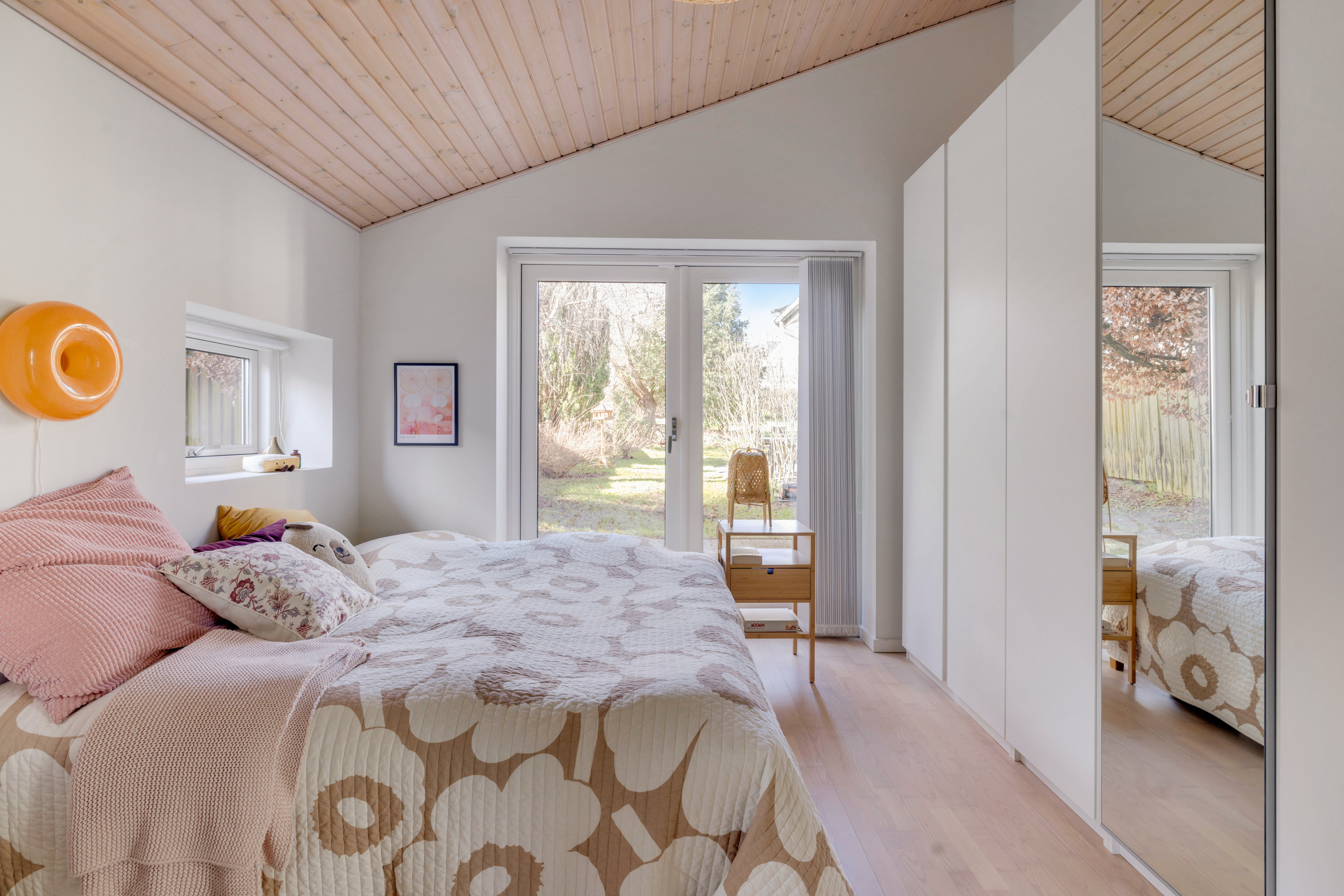 Fremhævet soveværelse billede i fuldskærmstilstand. Billede af Langkærgårdsvej 18, 3460 Birkerød