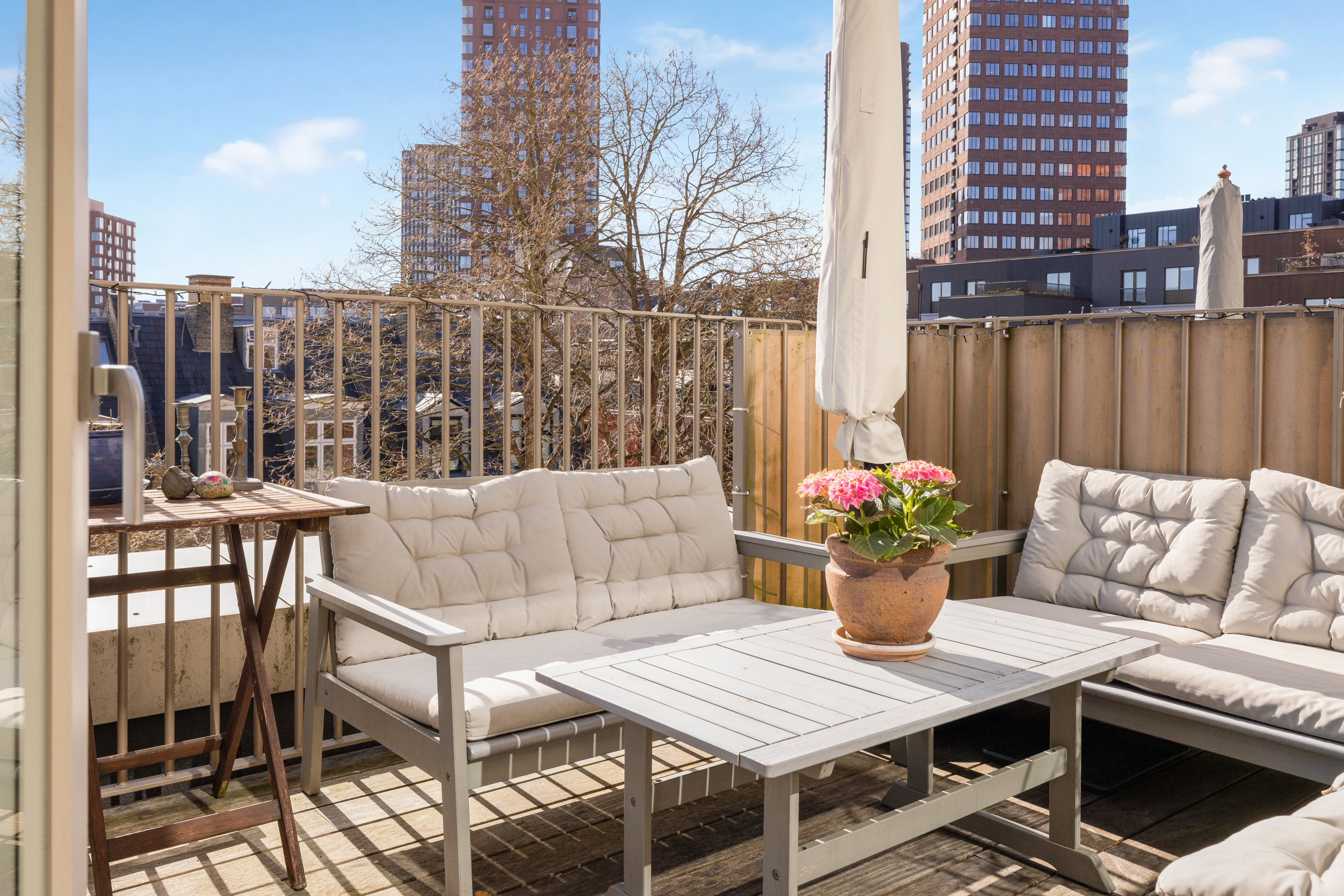 Fremhævet altan billede i fuldskærmstilstand. Billede af Thorvald Bindesbølls Plads 16, 2. tv., 1799 København V