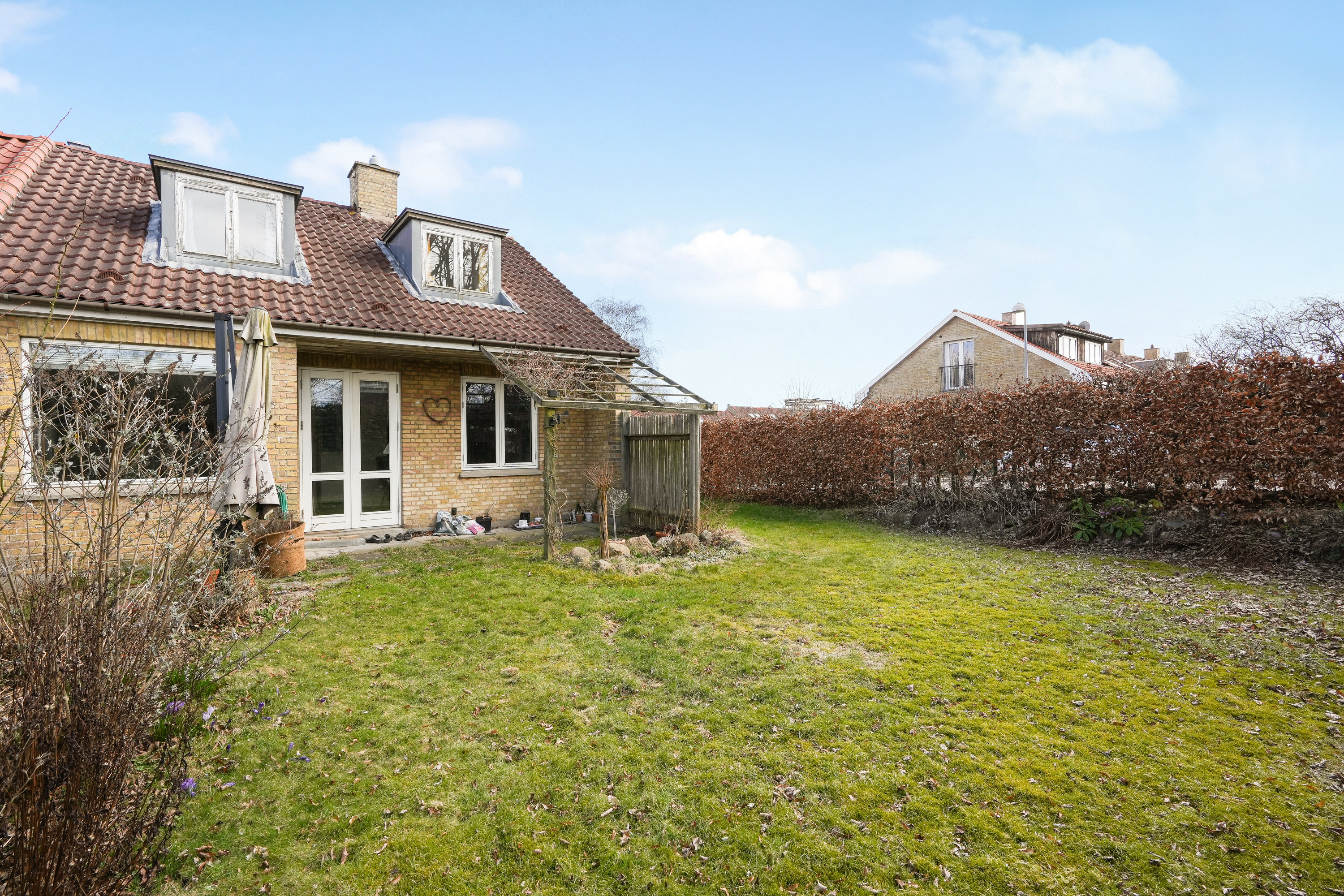 Miniaturebillede 1: facade. Billede af Fyrrevang 43, 2830 Virum