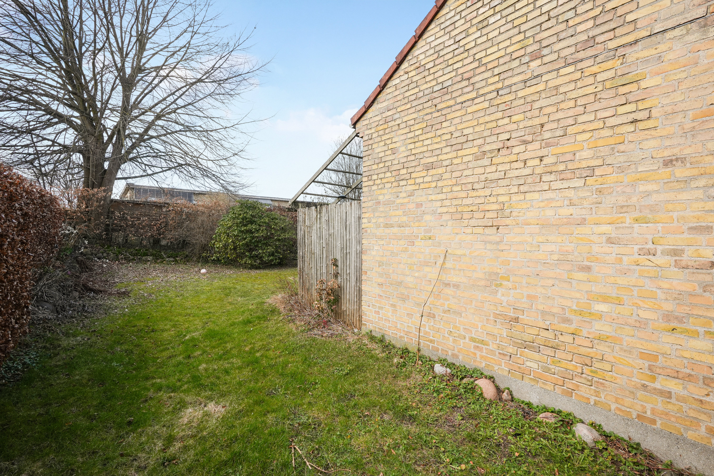 Fremhævet facade billede i fuldskærmstilstand. Billede af Fyrrevang 43, 2830 Virum