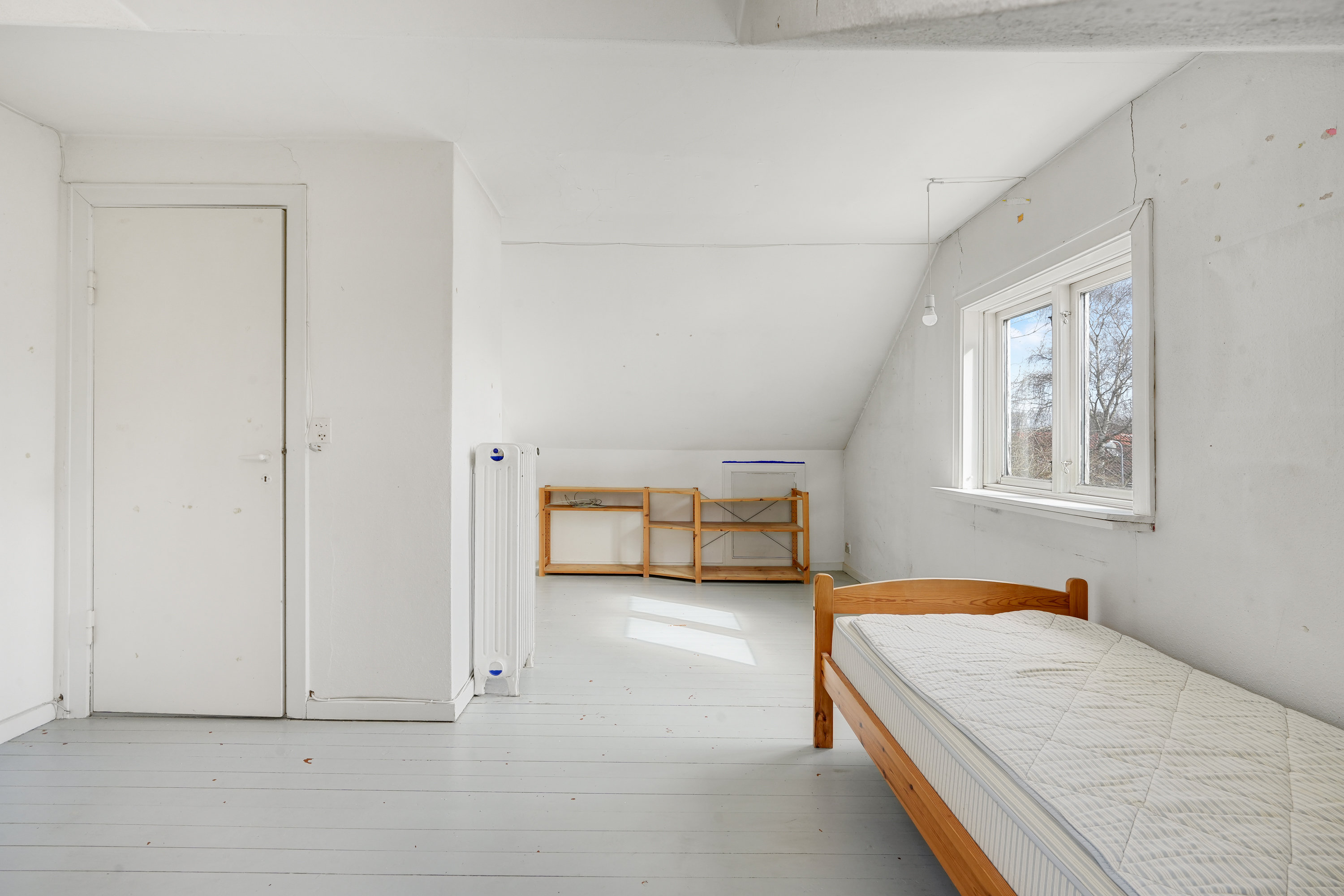 Fremhævet soveværelse billede i fuldskærmstilstand. Billede af Fyrrevang 43, 2830 Virum