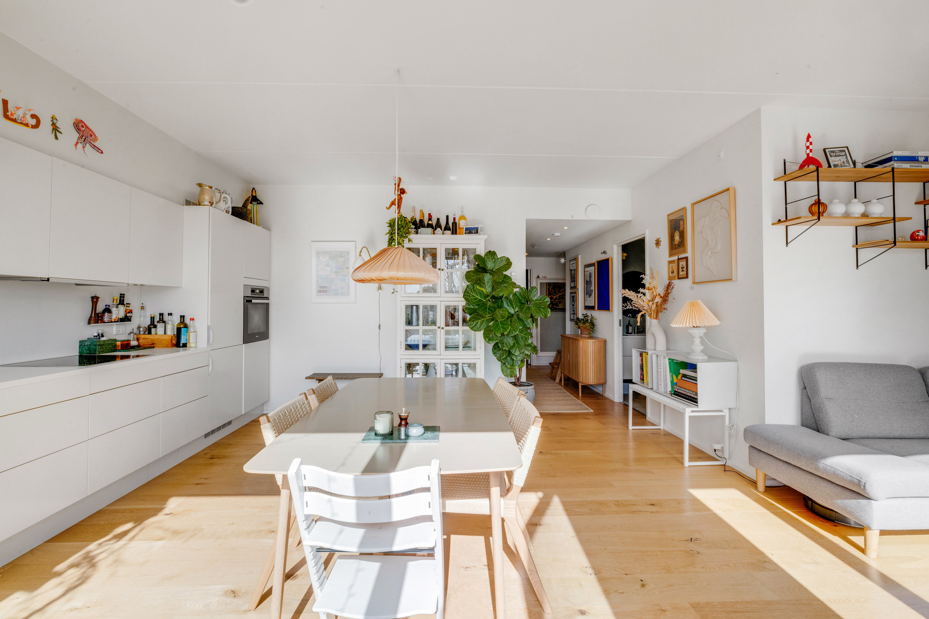 Fremhævet stue billede i fuldskærmstilstand. Billede af Thorvald Bindesbølls Plads 16, 2. tv., 1799 København V