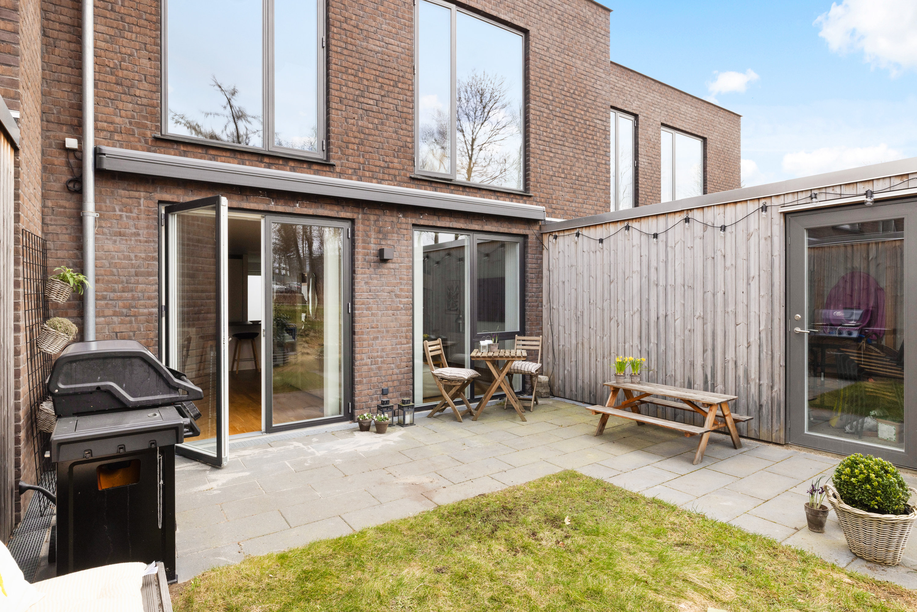 Miniaturebillede 1: terrasse. Billede af Officershusene 9, Jonstrup, 3500 Værløse