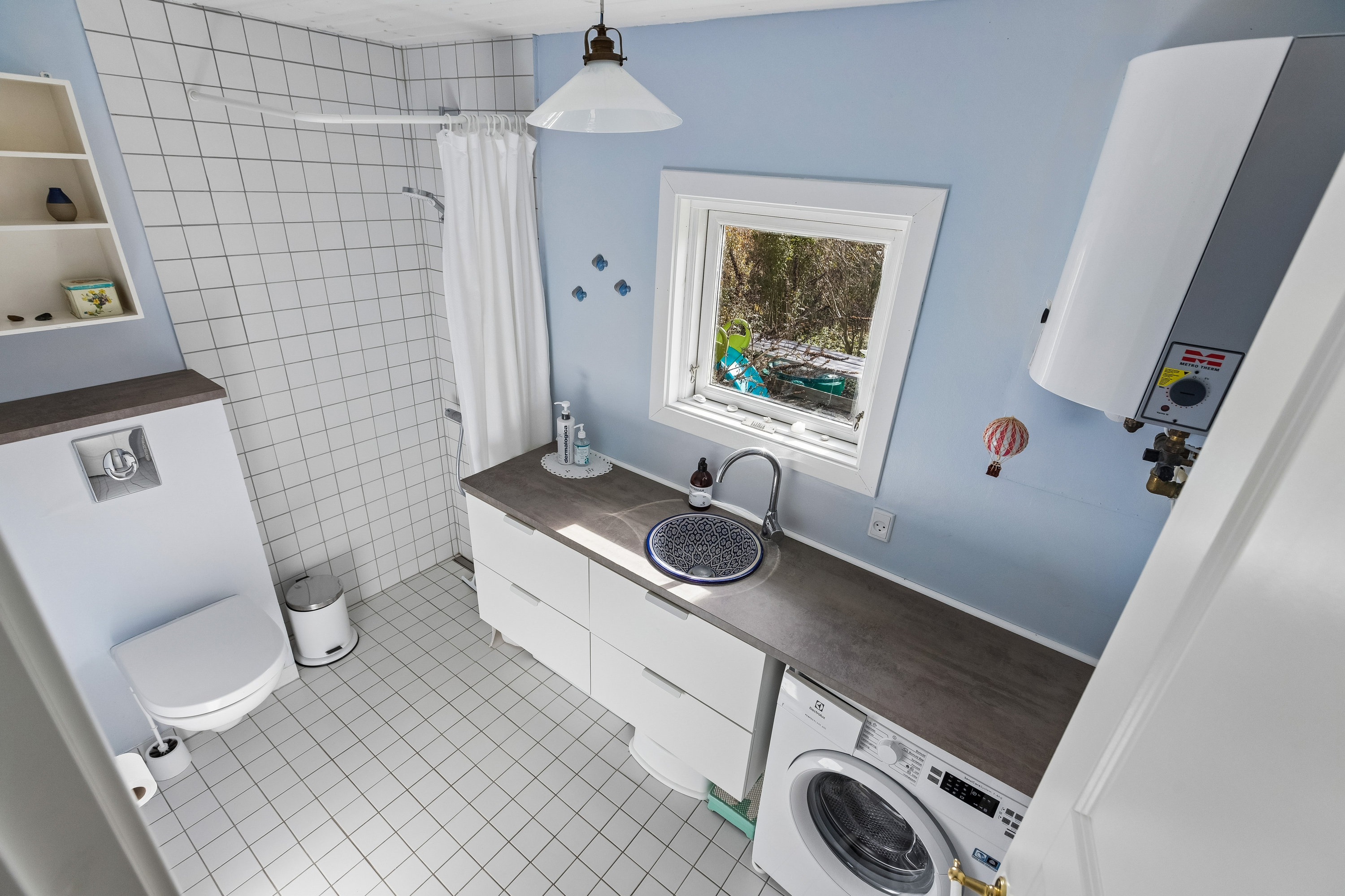 Fremhævet badeværelse billede i fuldskærmstilstand. Billede af Engvej 67F, Hf. Strandbo, 2300 København S