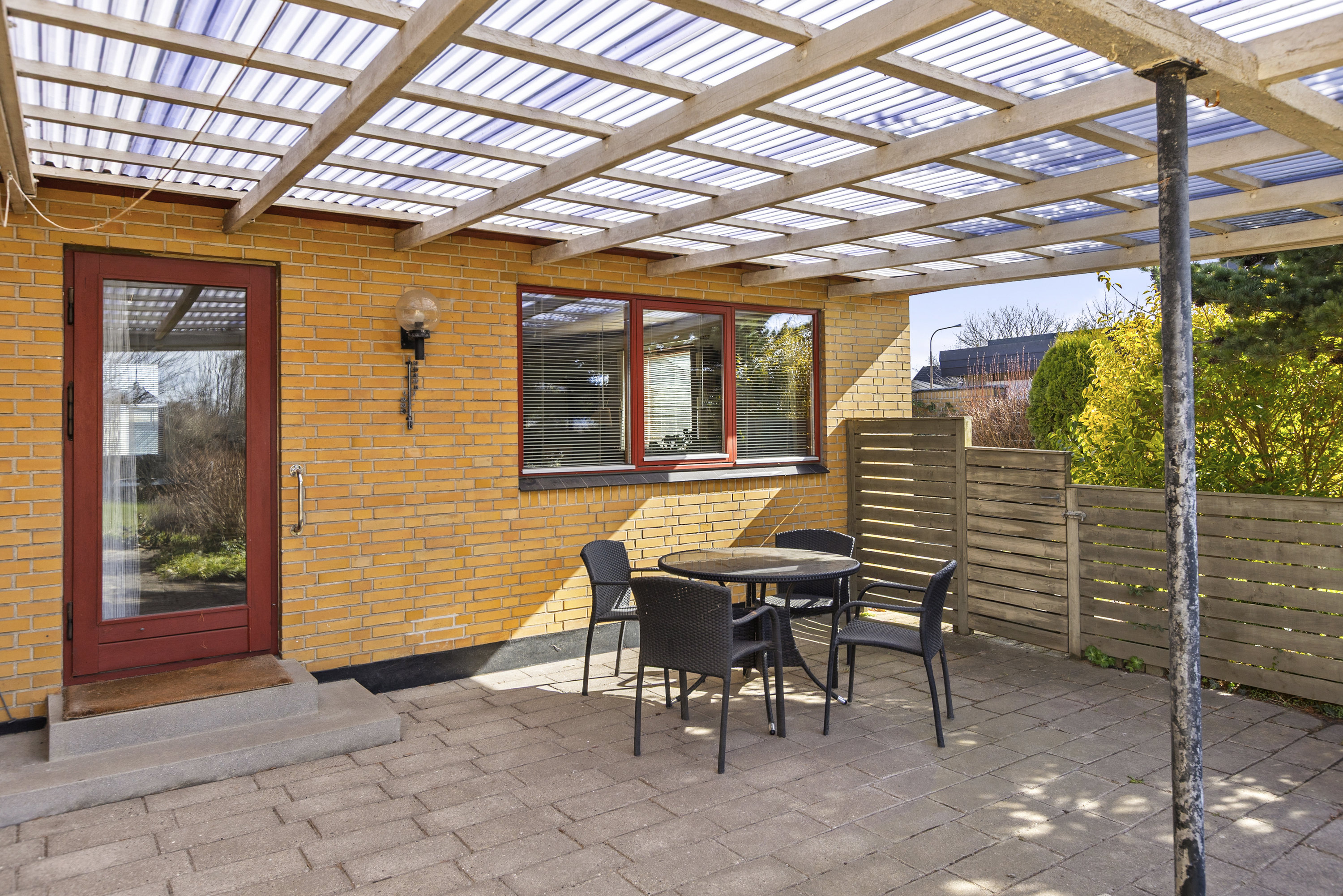 Fremhævet overdækket terrasse billede i fuldskærmstilstand. Billede af Lyshøj 7, 4220 Korsør