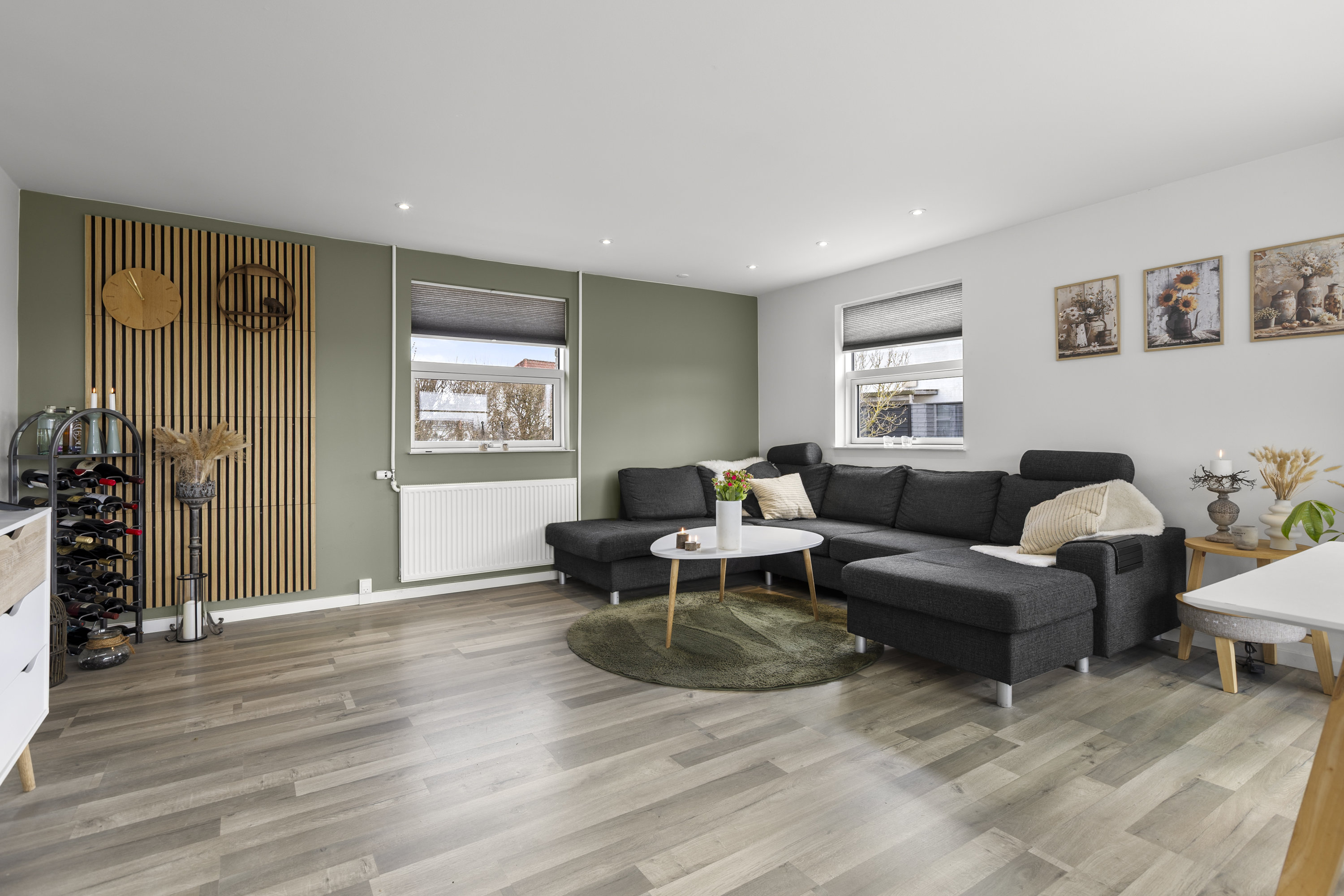 Fremhævet stue billede i fuldskærmstilstand. Billede af Holbækvej 69, Benløse, 4100 Ringsted