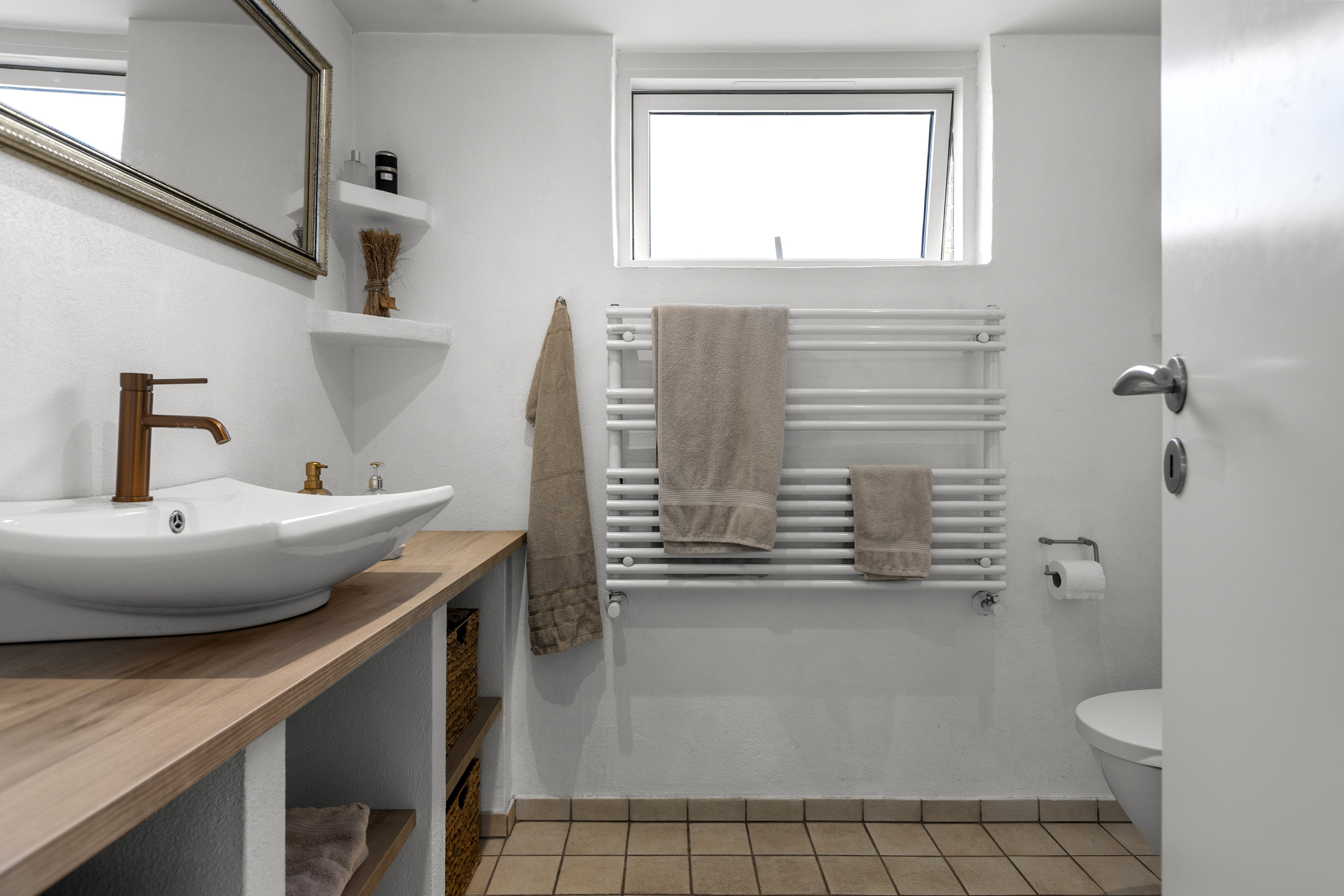 Fremhævet badeværelse billede i fuldskærmstilstand. Billede af Holbækvej 69, Benløse, 4100 Ringsted