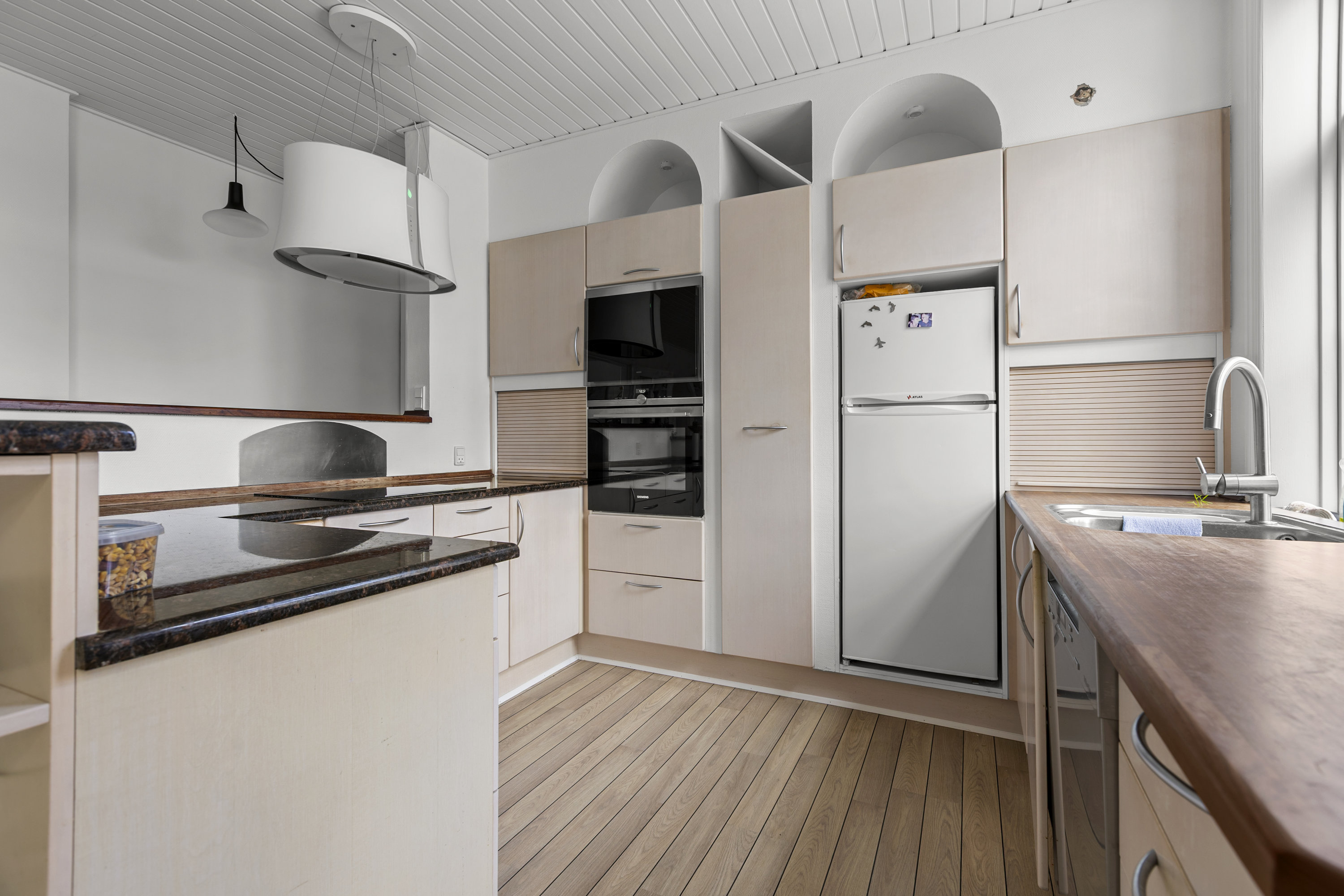 Fremhævet køkken billede i fuldskærmstilstand. Billede af Valbyvej 40, 4200 Slagelse