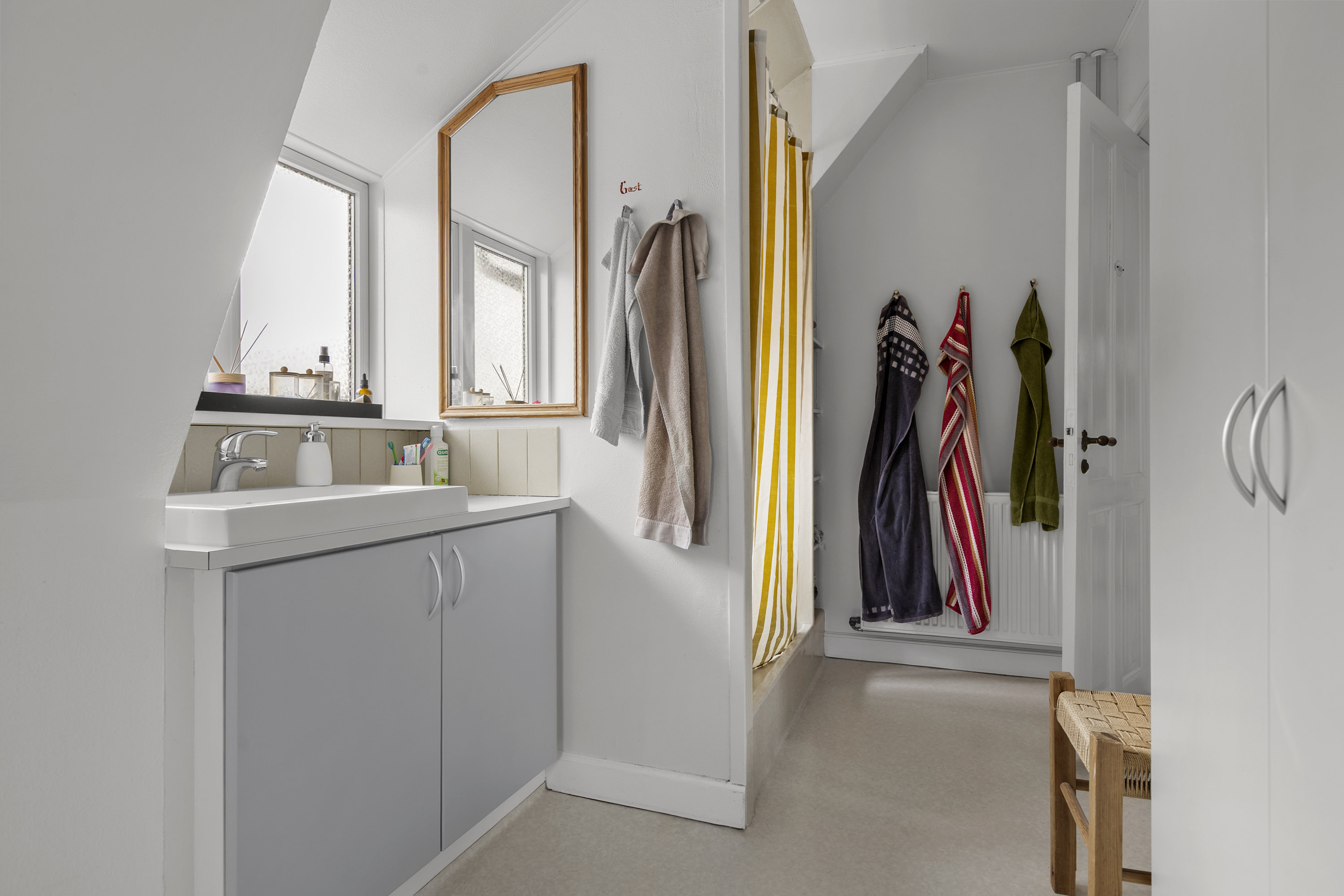 Fremhævet badeværelse billede i fuldskærmstilstand. Billede af Valbyvej 40, 4200 Slagelse