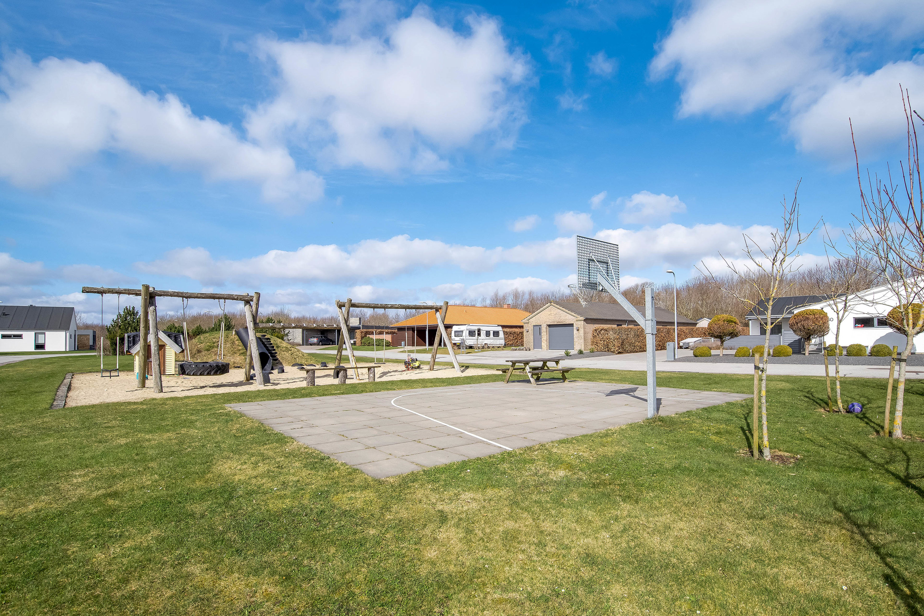 Fremhævet udenomsarealer billede i fuldskærmstilstand. Billede af Fløjlsgræsset 26, Mejrup, 7500 Holstebro