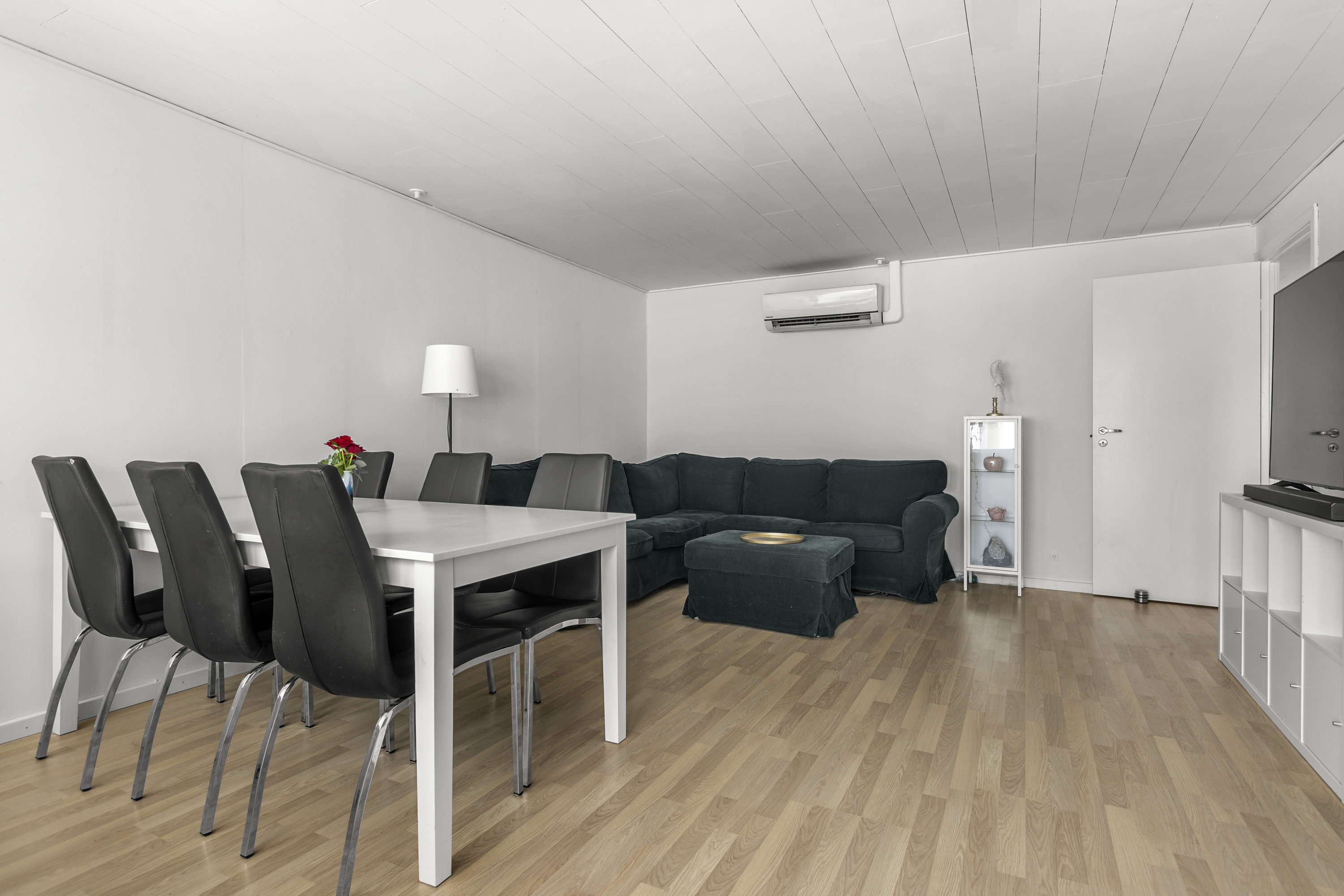 Fremhævet stue billede i fuldskærmstilstand. Billede af Sønderås 67F, 4200 Slagelse