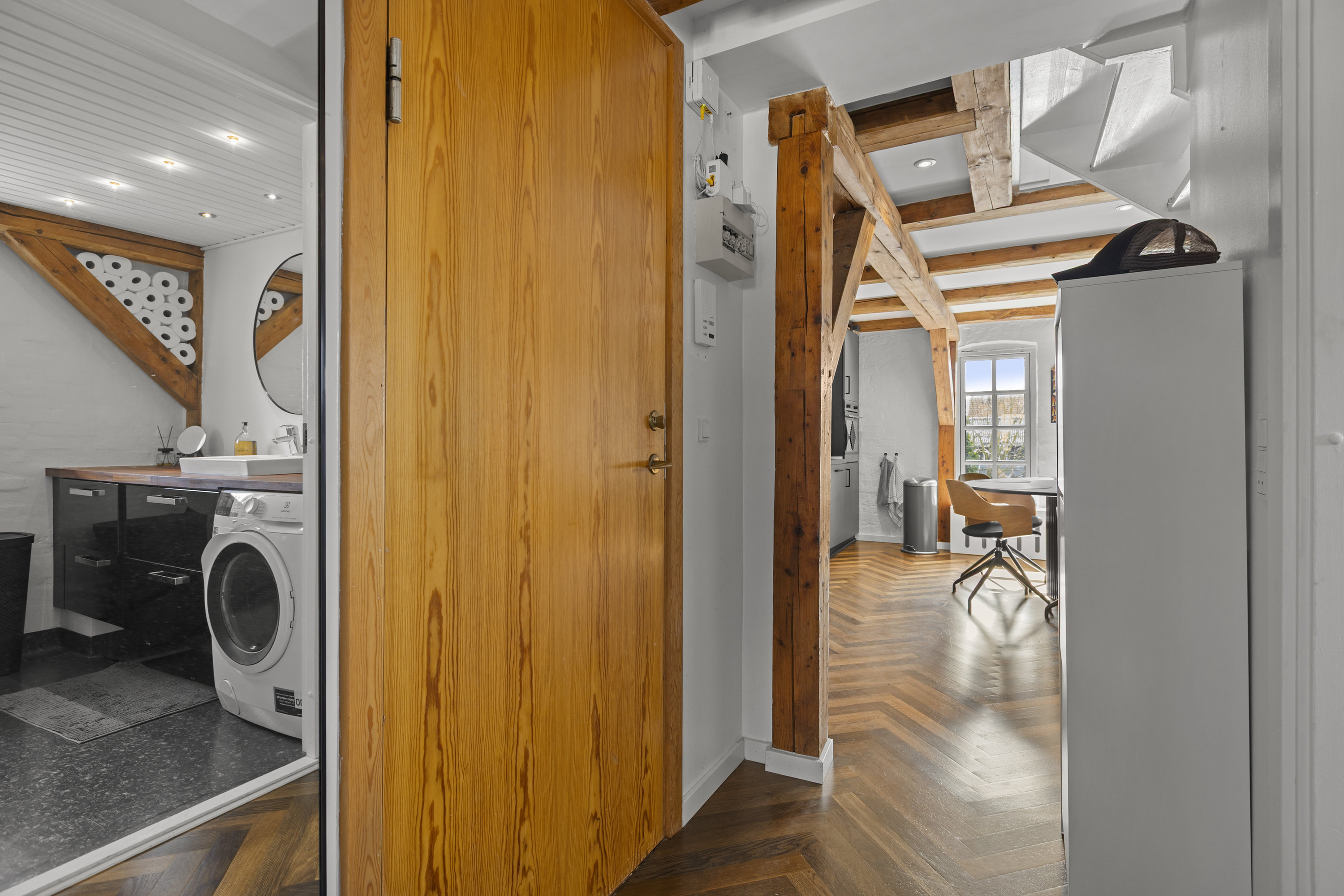 Fremhævet entré billede i fuldskærmstilstand. Billede af Sdr.Stationsvej 25, 2. th., 4200 Slagelse