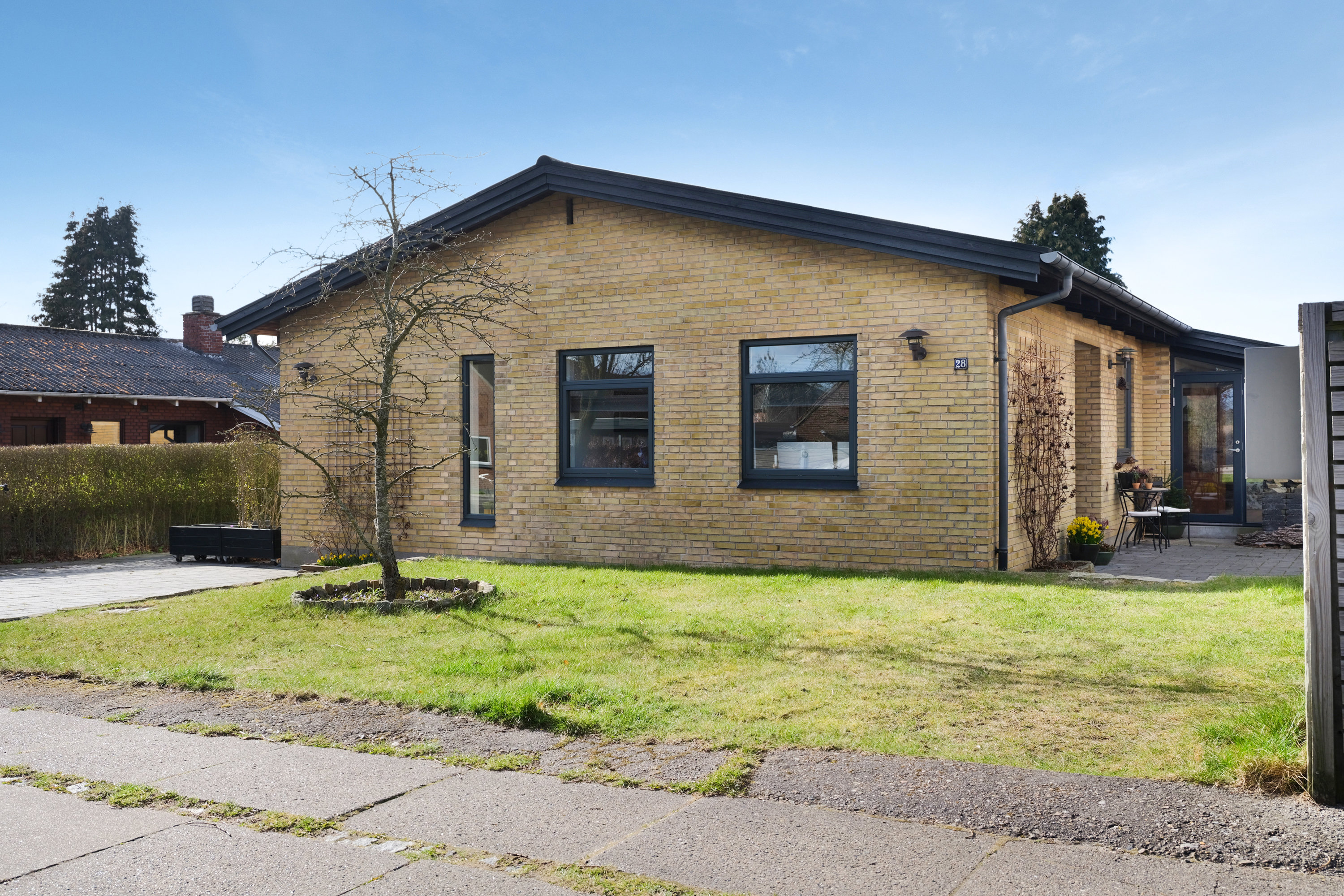 Fremhævet facade billede i fuldskærmstilstand. Billede af Pilevej 28, 5800 Nyborg