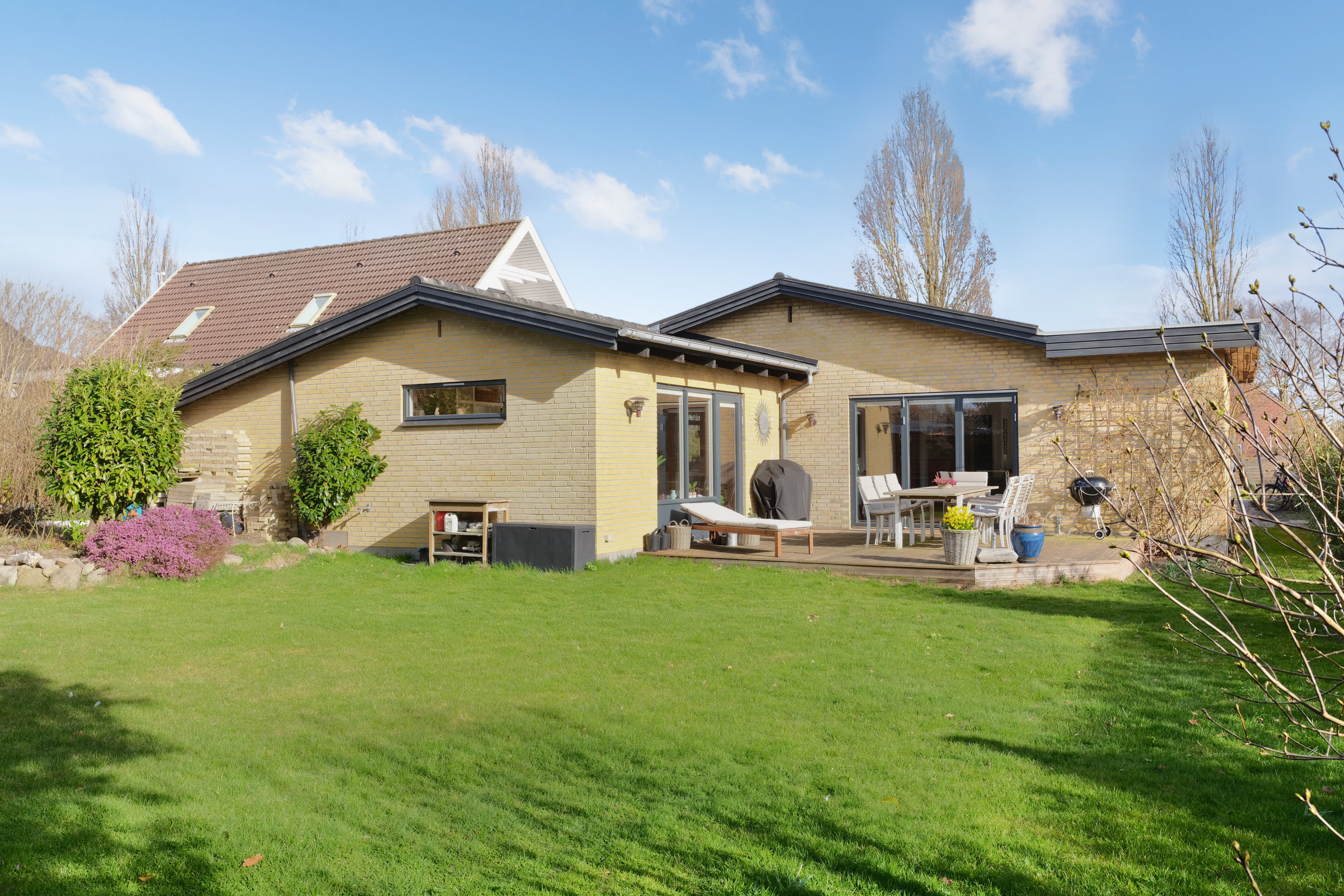 Miniaturebillede 1: facade. Billede af Pilevej 28, 5800 Nyborg