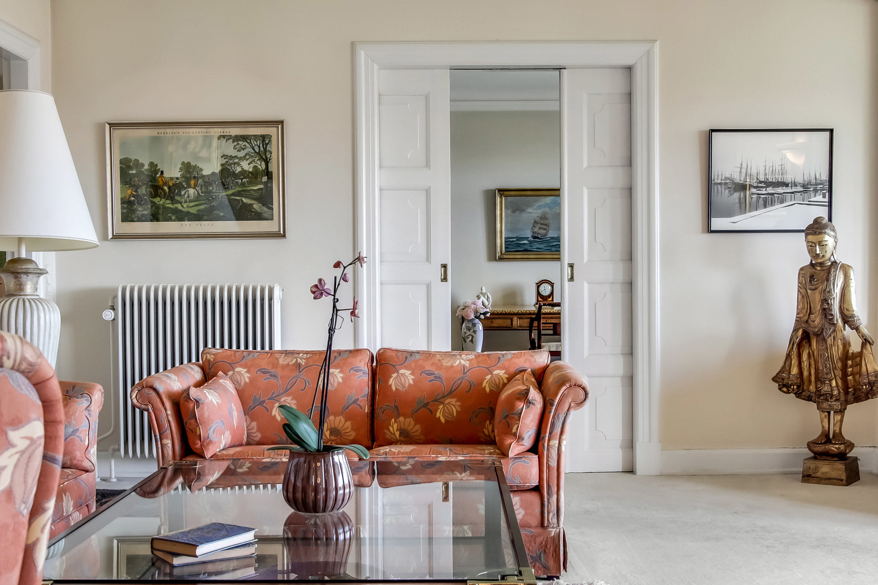 Fremhævet stue billede i fuldskærmstilstand. Billede af Thorsengs Alle 12, Tåsinge, 5700 Svendborg