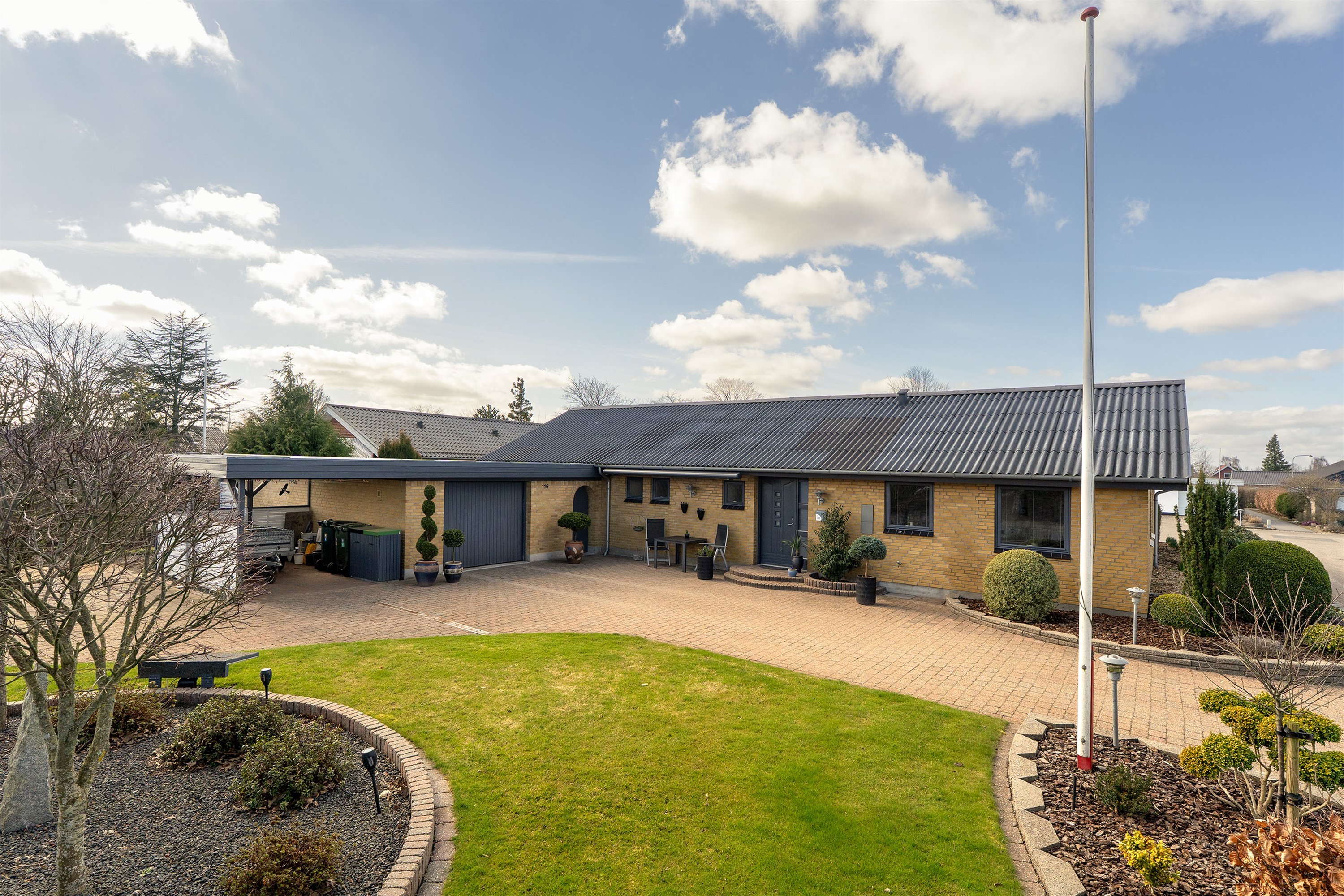 Villa: Ejendommen på Egevænget 116, 7190 Billund