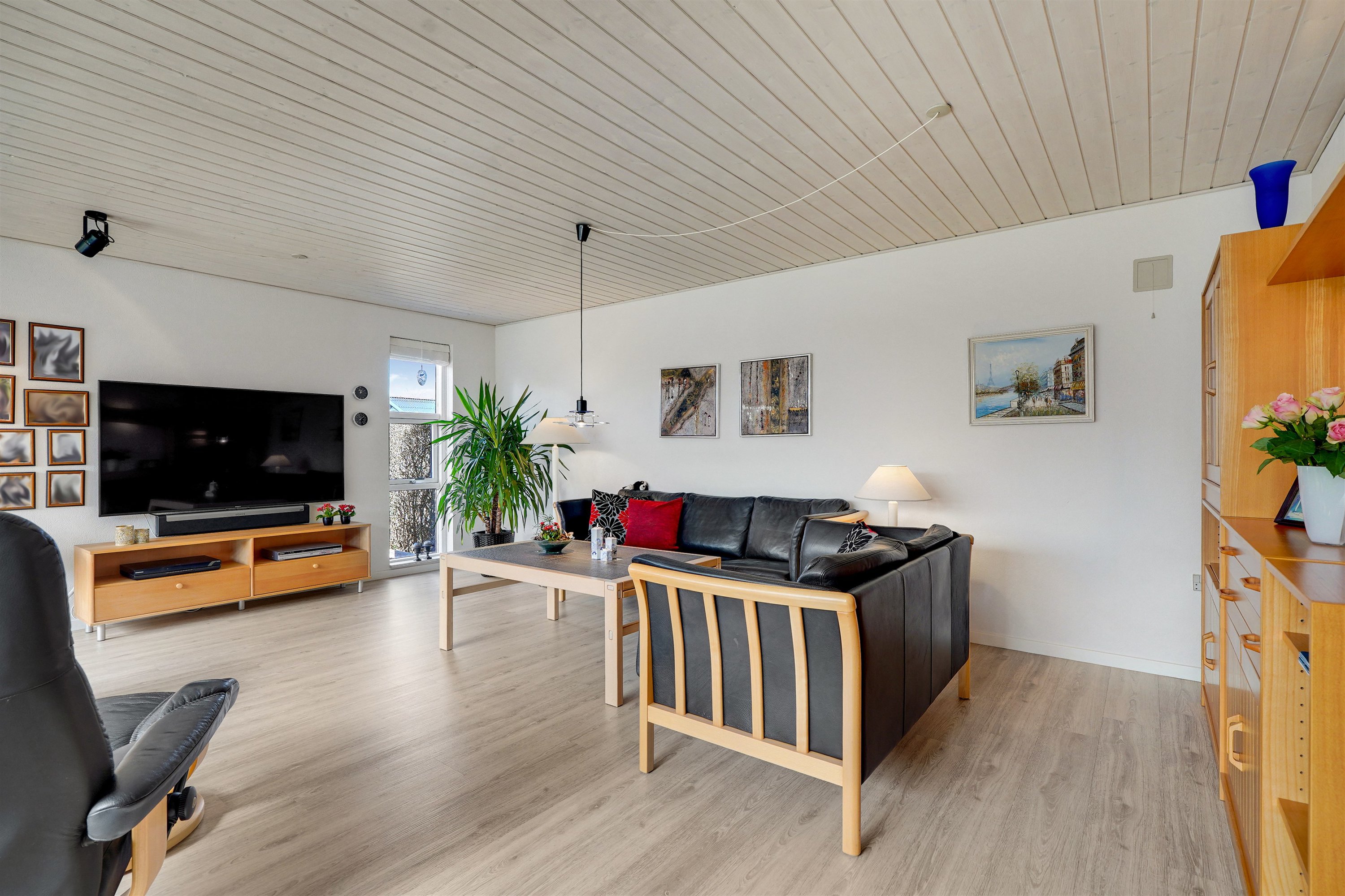 Fremhævet stue billede i fuldskærmstilstand. Billede af Egevænget 116, 7190 Billund