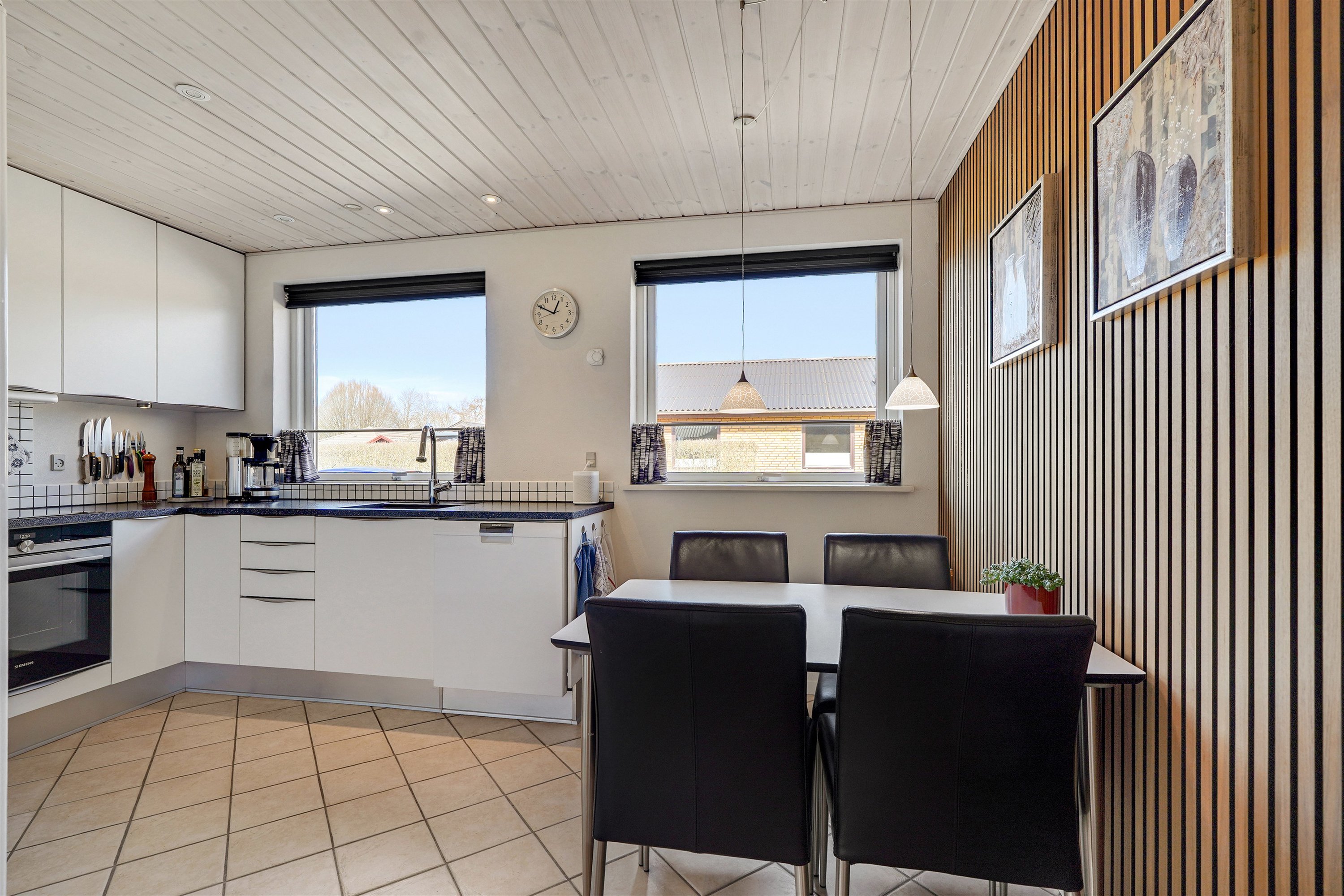 Fremhævet køkken billede i fuldskærmstilstand. Billede af Egevænget 116, 7190 Billund