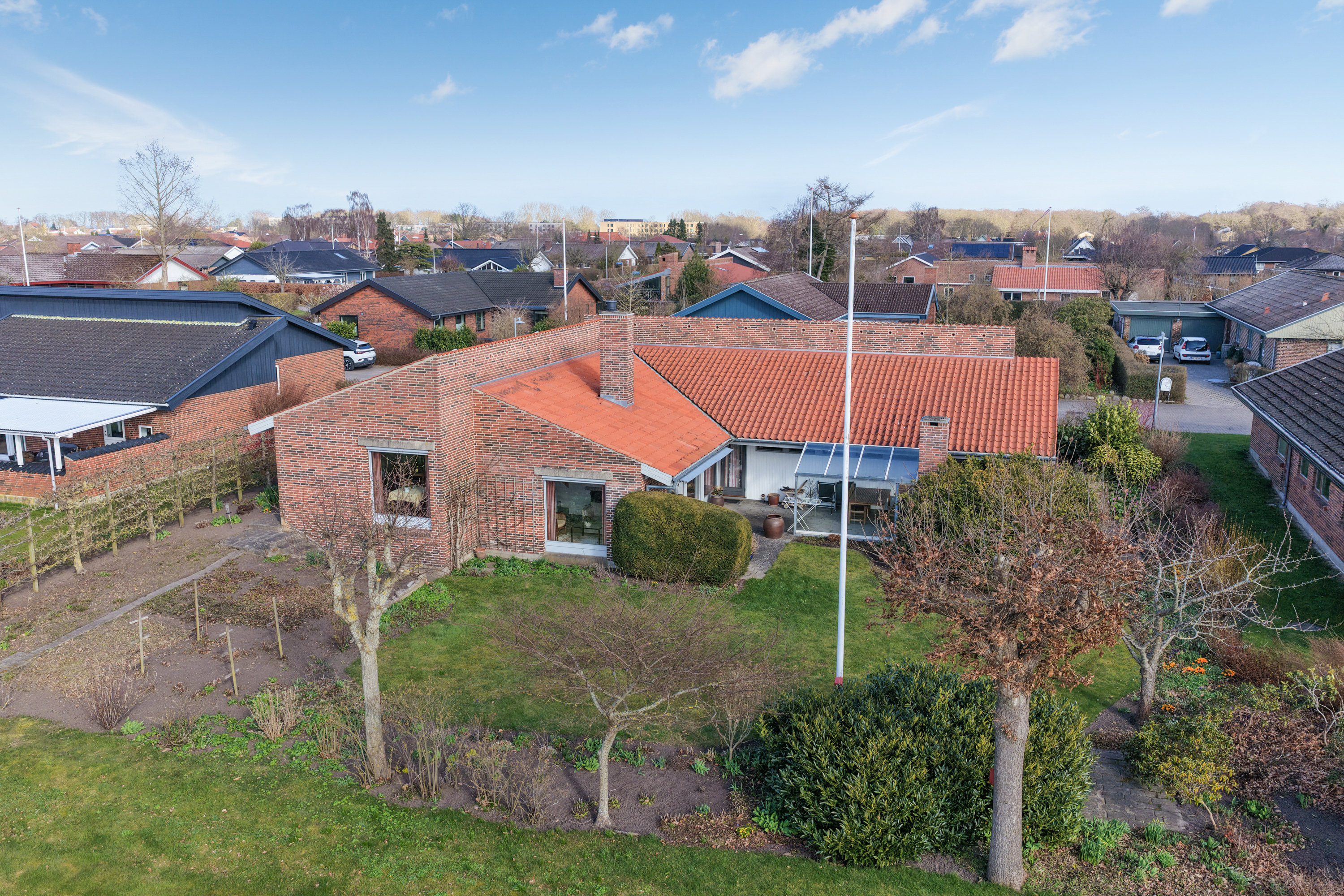 Miniaturebillede 1: luftfoto. Billede af Grævlingevænget 185, 5800 Nyborg