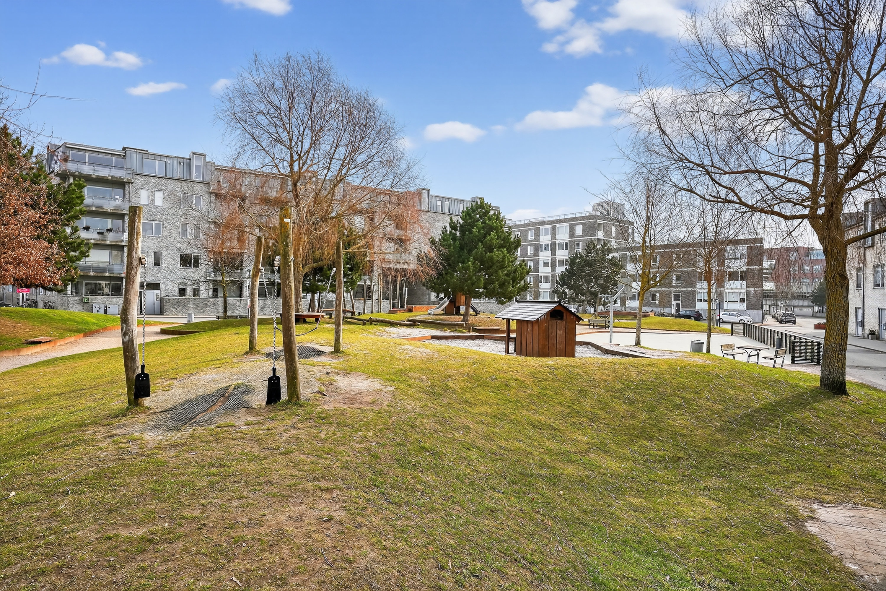 Fremhævet gårdmiljø billede i fuldskærmstilstand. Billede af Lily Brobergs Vej 23, 2500 Valby