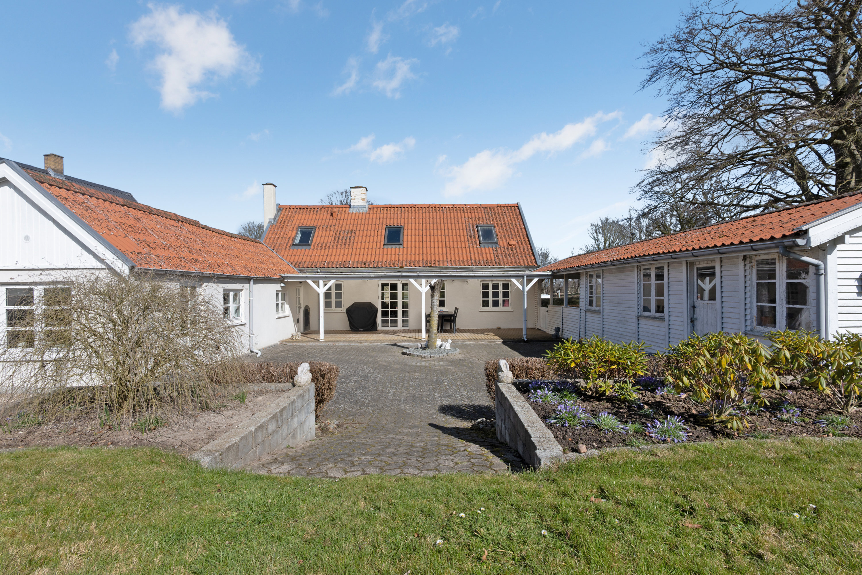 Fremhævet facade billede i fuldskærmstilstand. Billede af Bues Gyde 5, Bubbel, 5592 Ejby