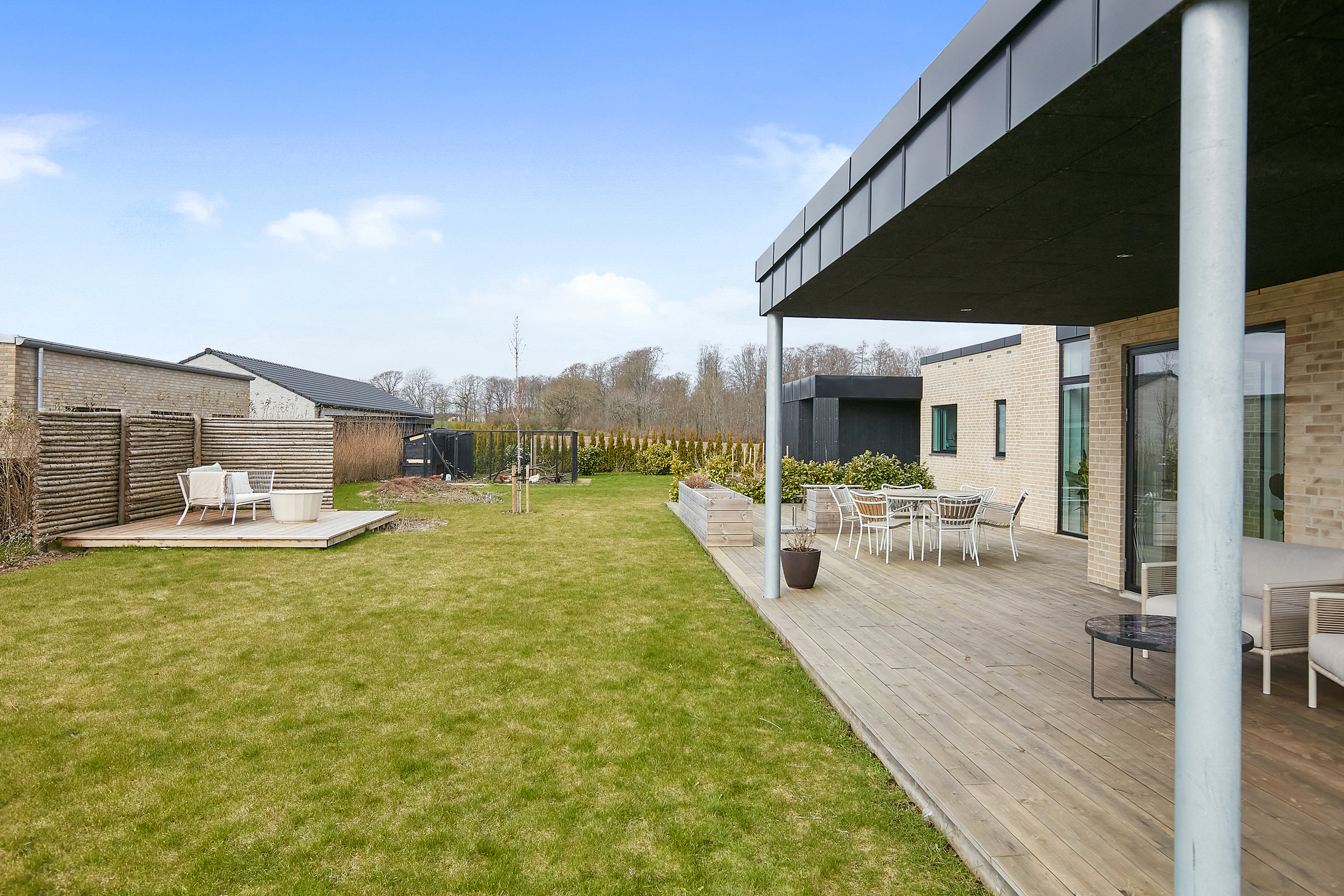 Fremhævet have billede i fuldskærmstilstand. Billede af Ørskovbæk Parken 30, 8732 Hovedgård