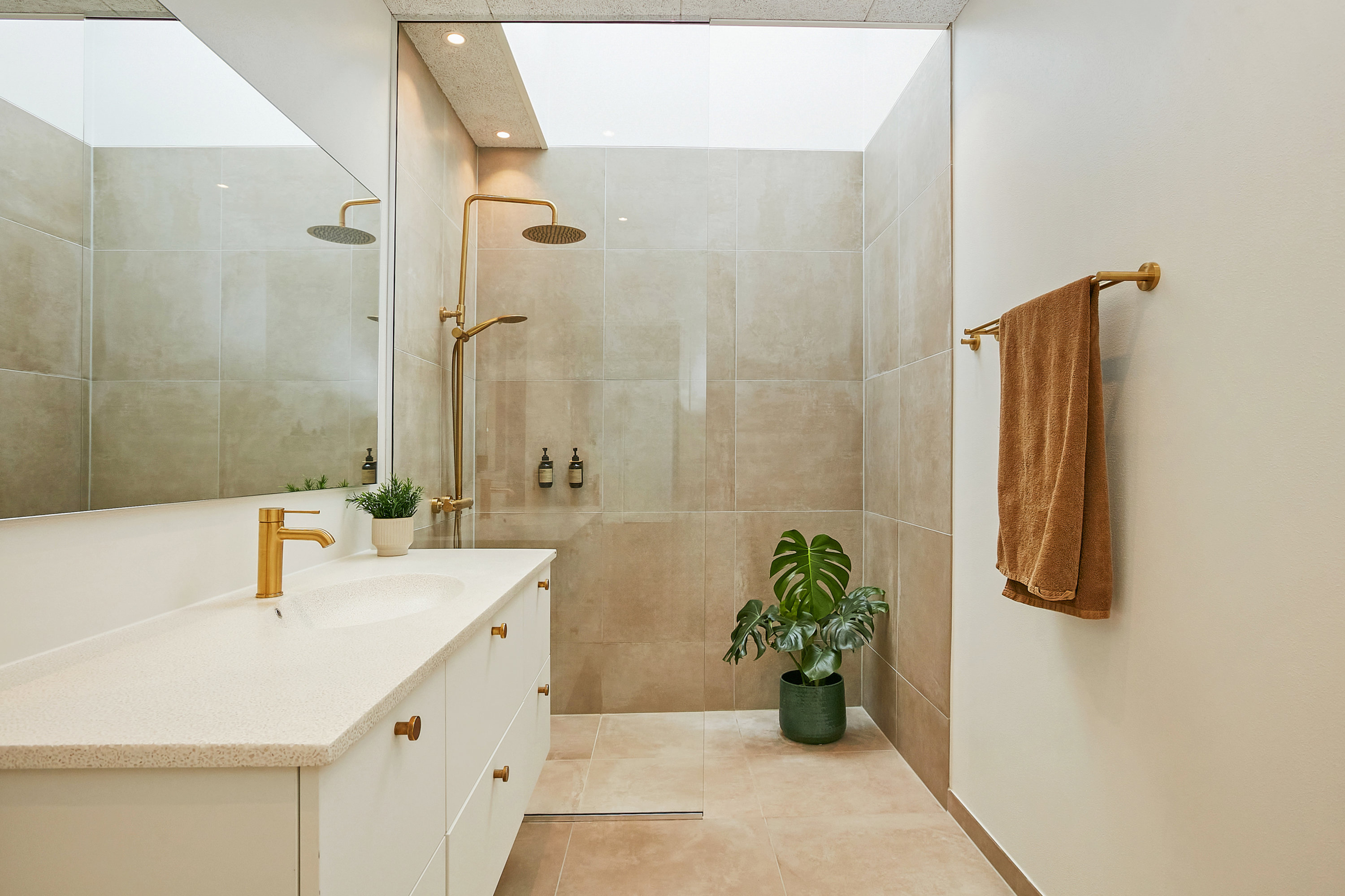 Fremhævet badeværelse billede i fuldskærmstilstand. Billede af Ørskovbæk Parken 30, 8732 Hovedgård