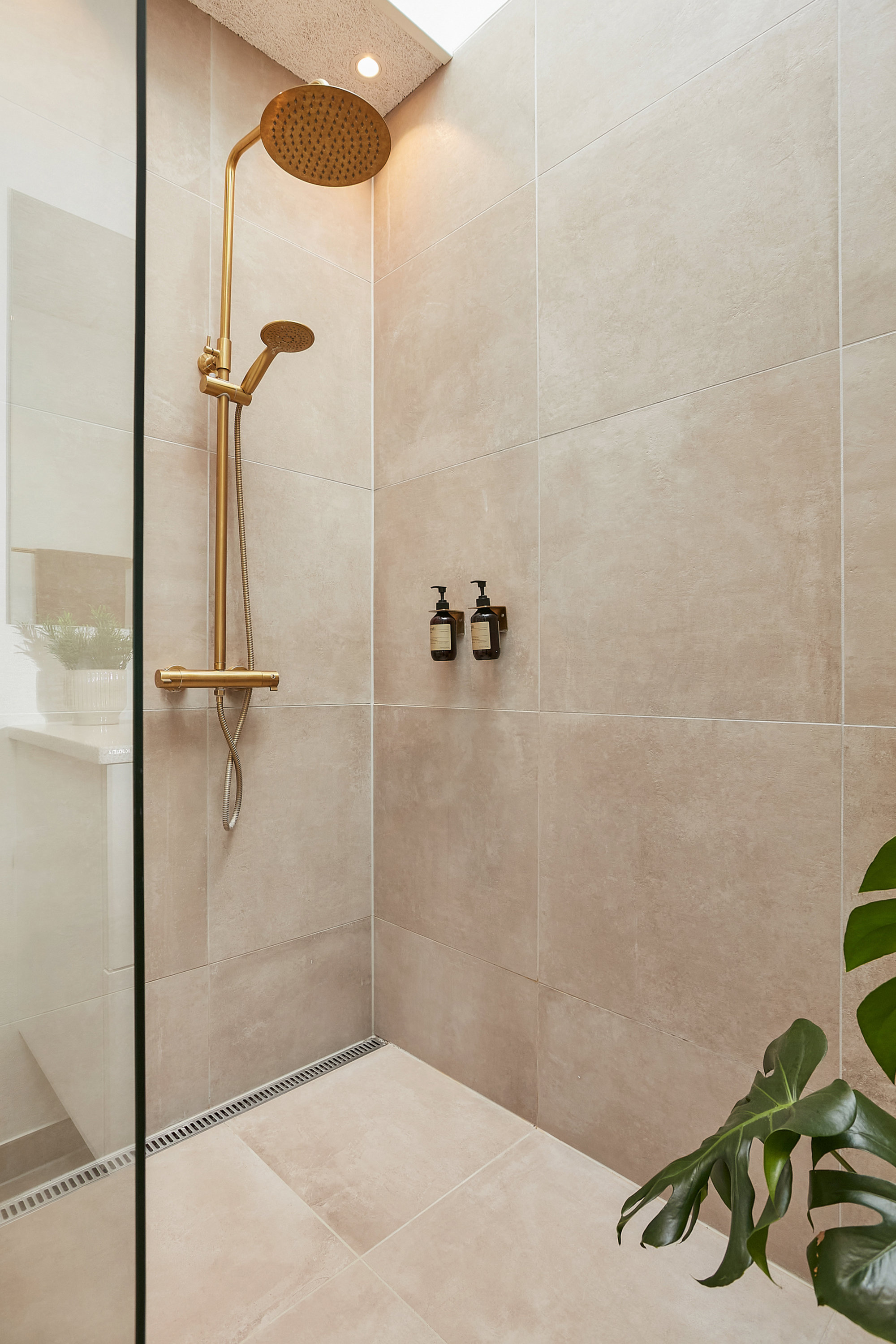 Fremhævet detalje - badeværelse billede i fuldskærmstilstand. Billede af Ørskovbæk Parken 30, 8732 Hovedgård