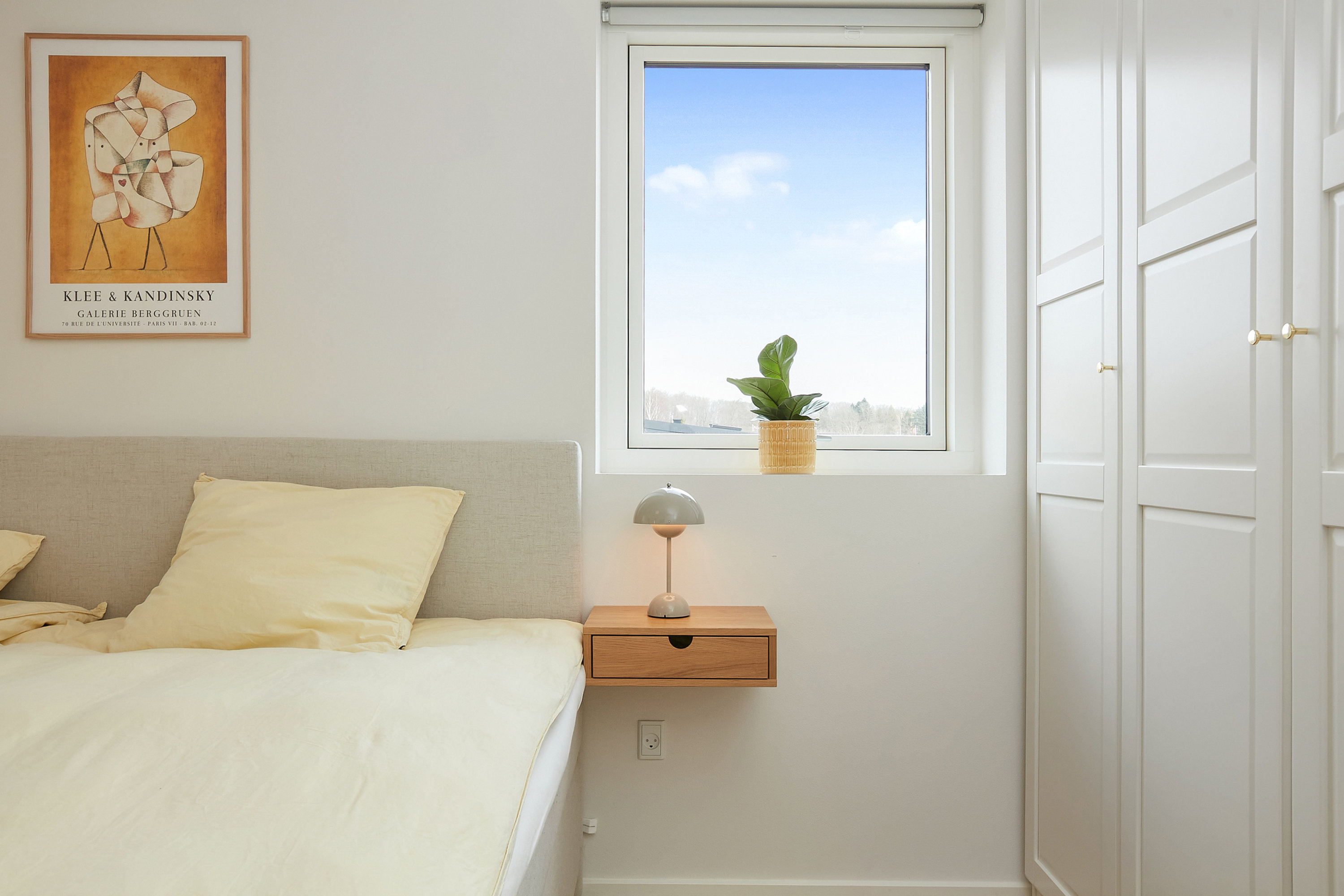 Fremhævet soveværelse billede i fuldskærmstilstand. Billede af Ørskovbæk Parken 30, 8732 Hovedgård