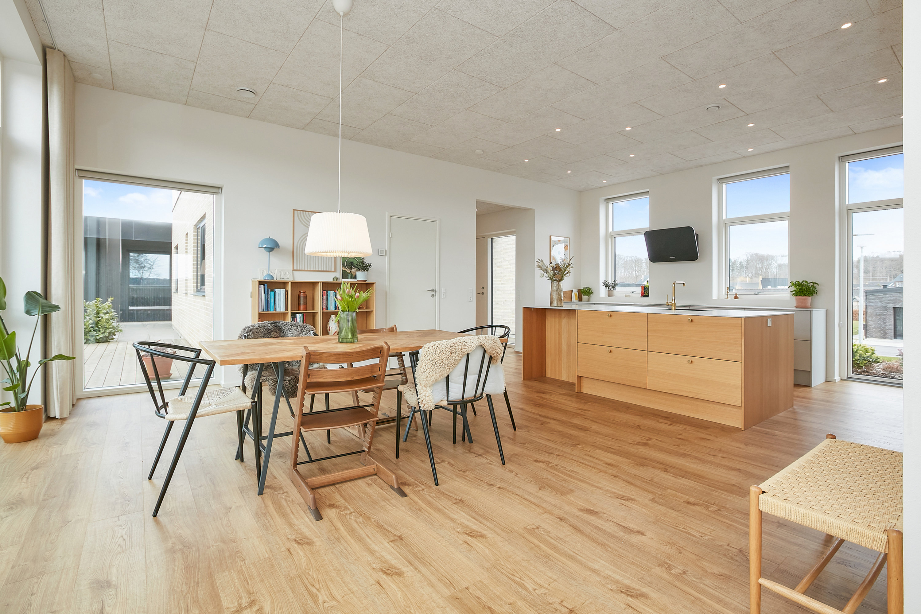 Fremhævet køkken/alrum billede i fuldskærmstilstand. Billede af Ørskovbæk Parken 30, 8732 Hovedgård