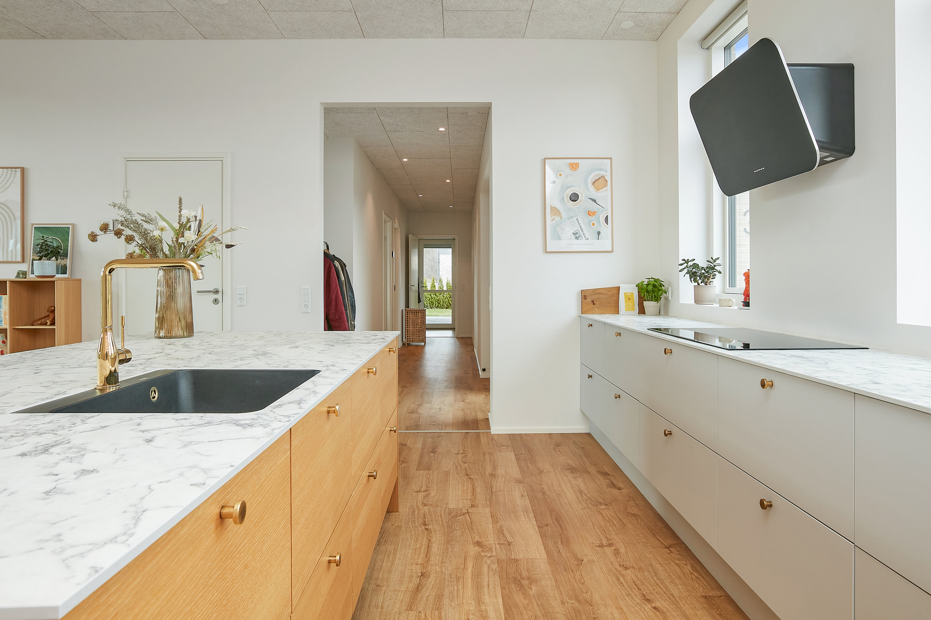 Fremhævet køkken billede i fuldskærmstilstand. Billede af Ørskovbæk Parken 30, 8732 Hovedgård