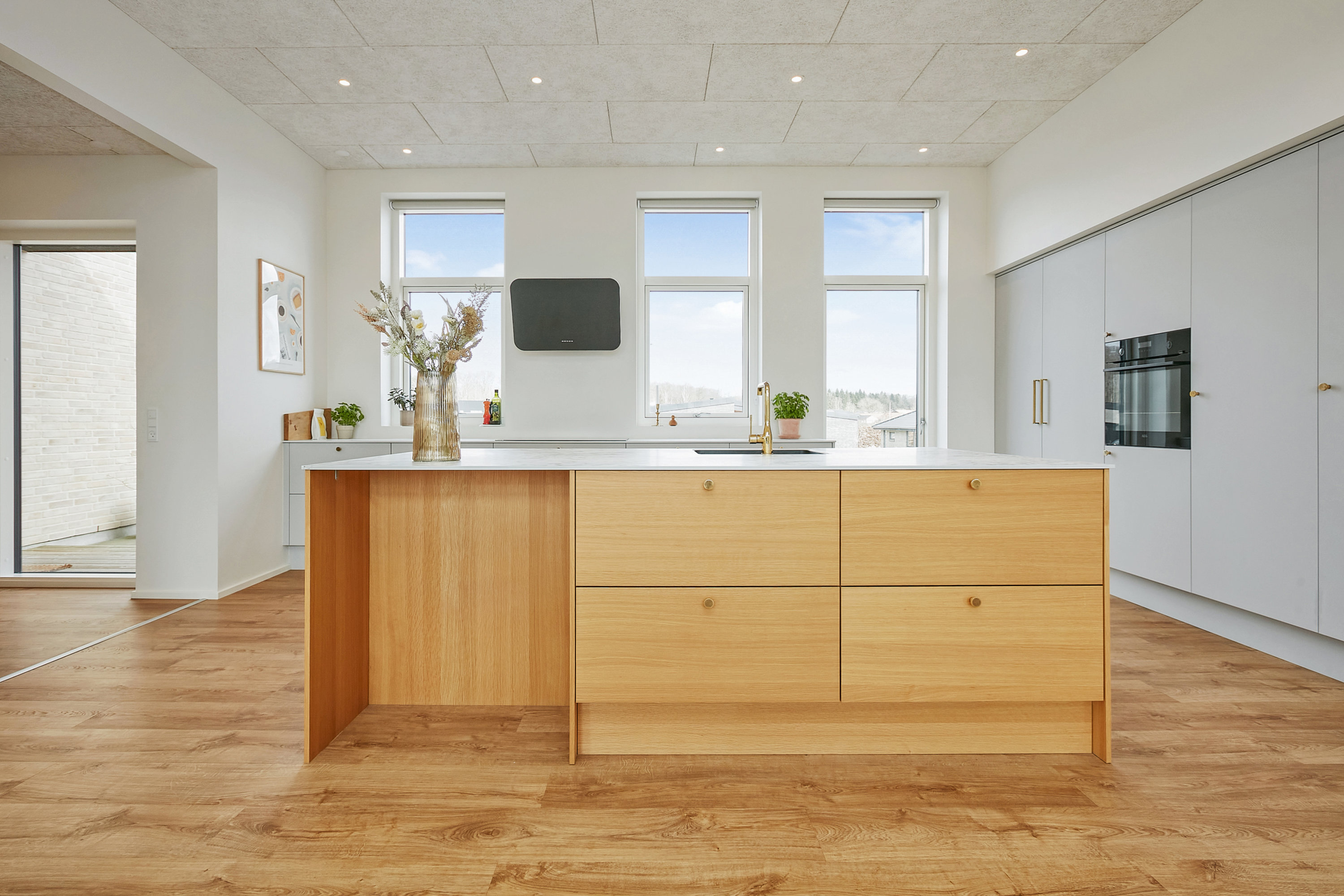 Fremhævet køkken billede i fuldskærmstilstand. Billede af Ørskovbæk Parken 30, 8732 Hovedgård