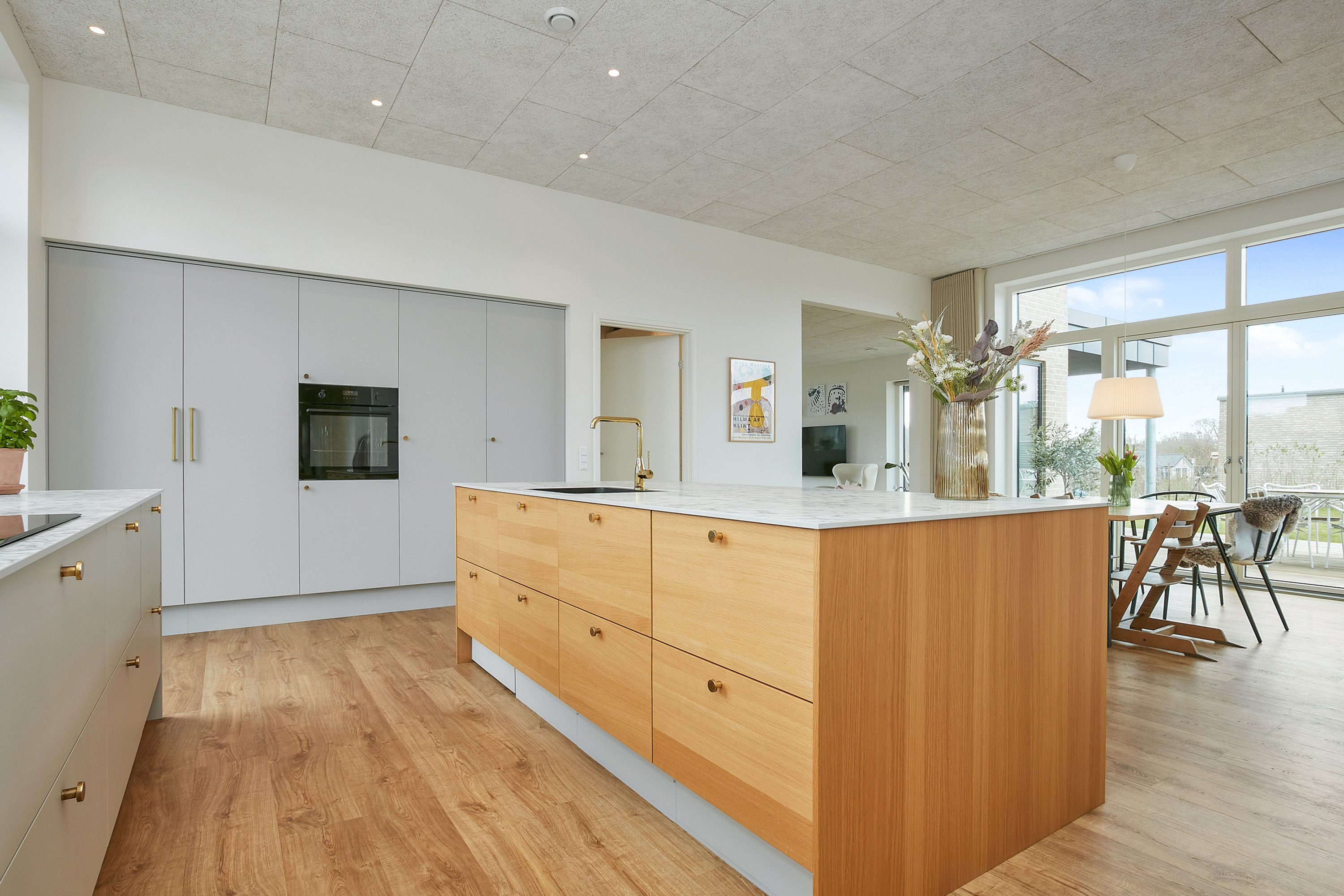 Fremhævet køkken billede i fuldskærmstilstand. Billede af Ørskovbæk Parken 30, 8732 Hovedgård