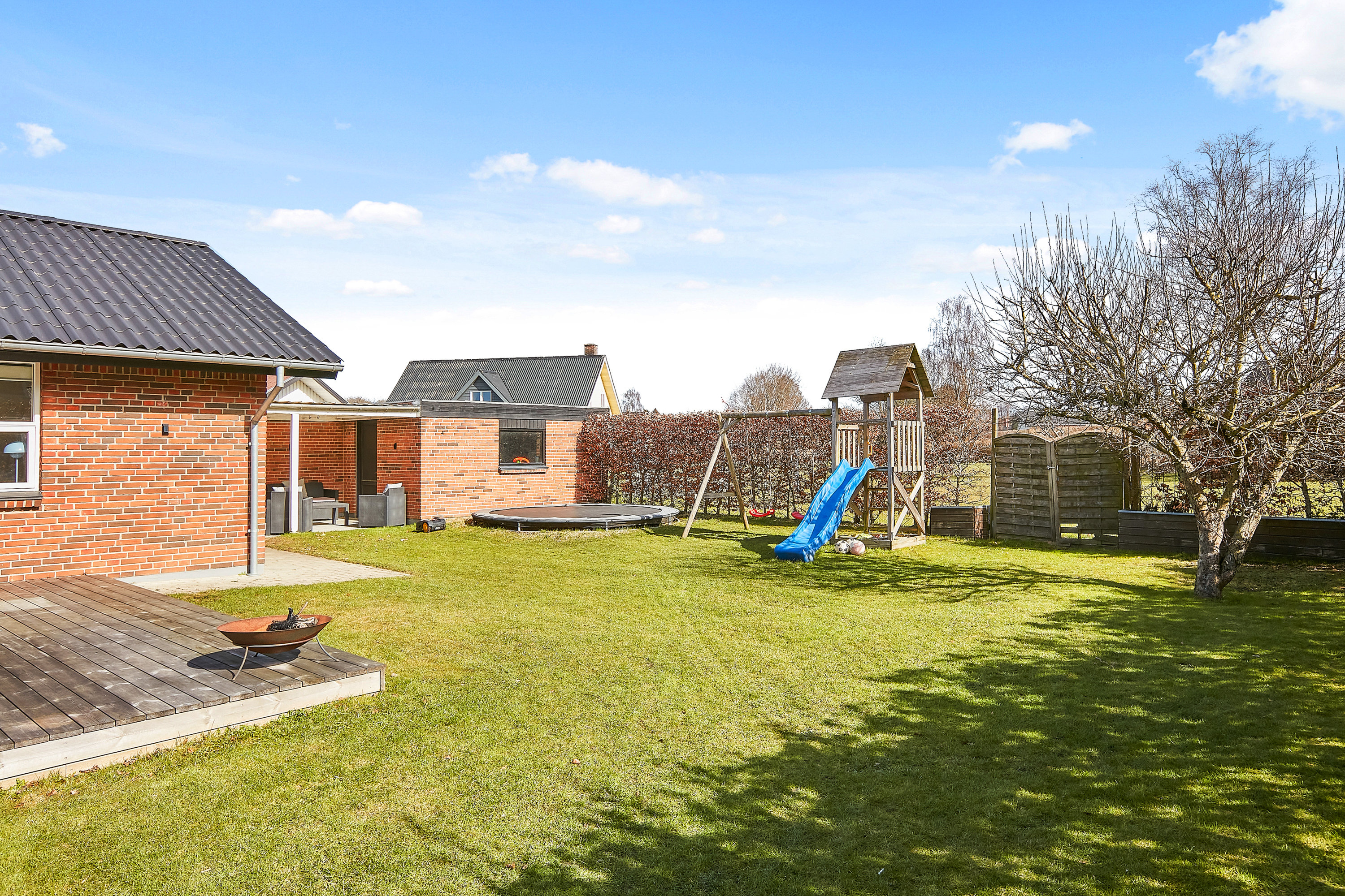 Fremhævet have billede i fuldskærmstilstand. Billede af Tornbjerg 102, 8732 Hovedgård