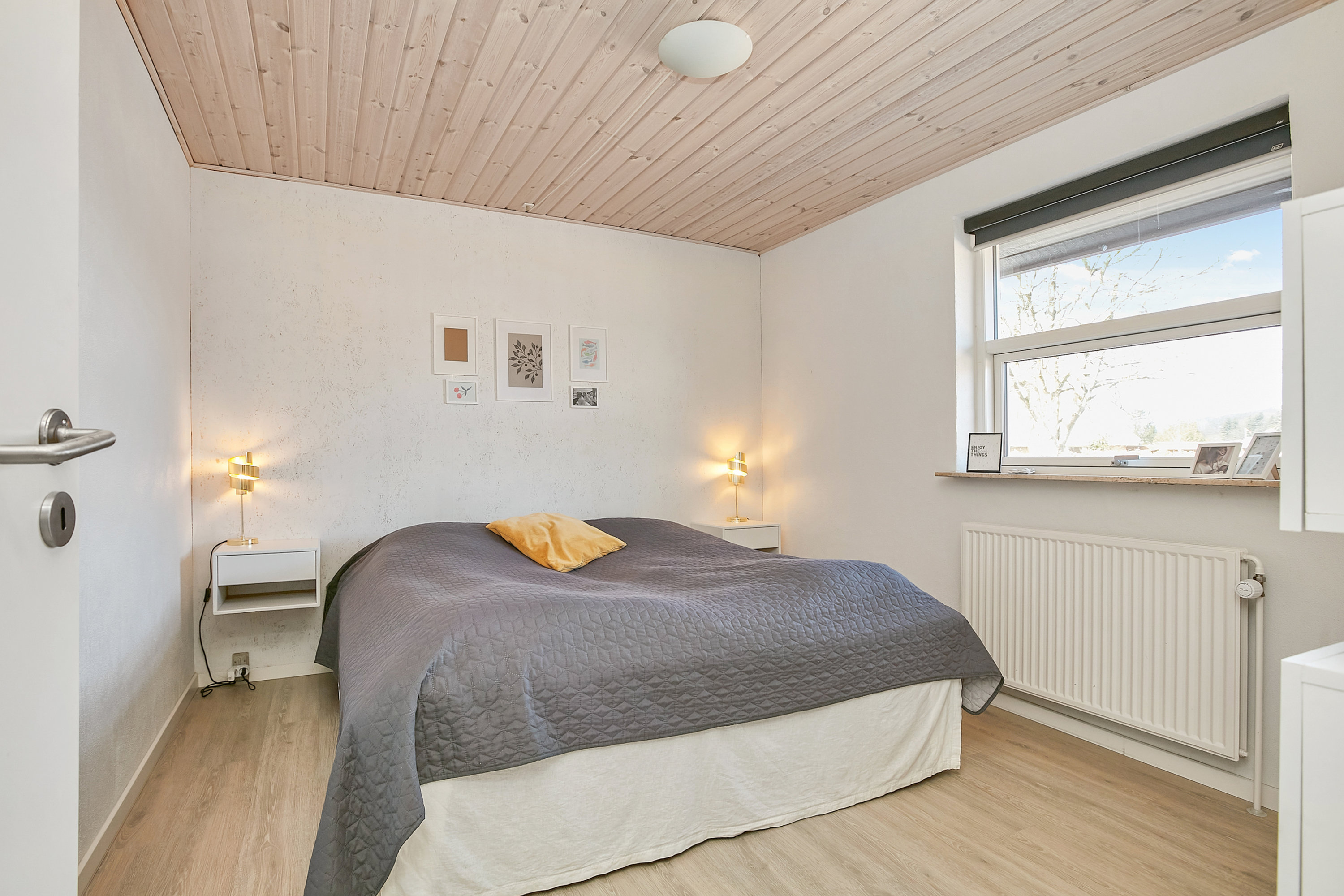 Fremhævet soveværelse billede i fuldskærmstilstand. Billede af Tornbjerg 102, 8732 Hovedgård