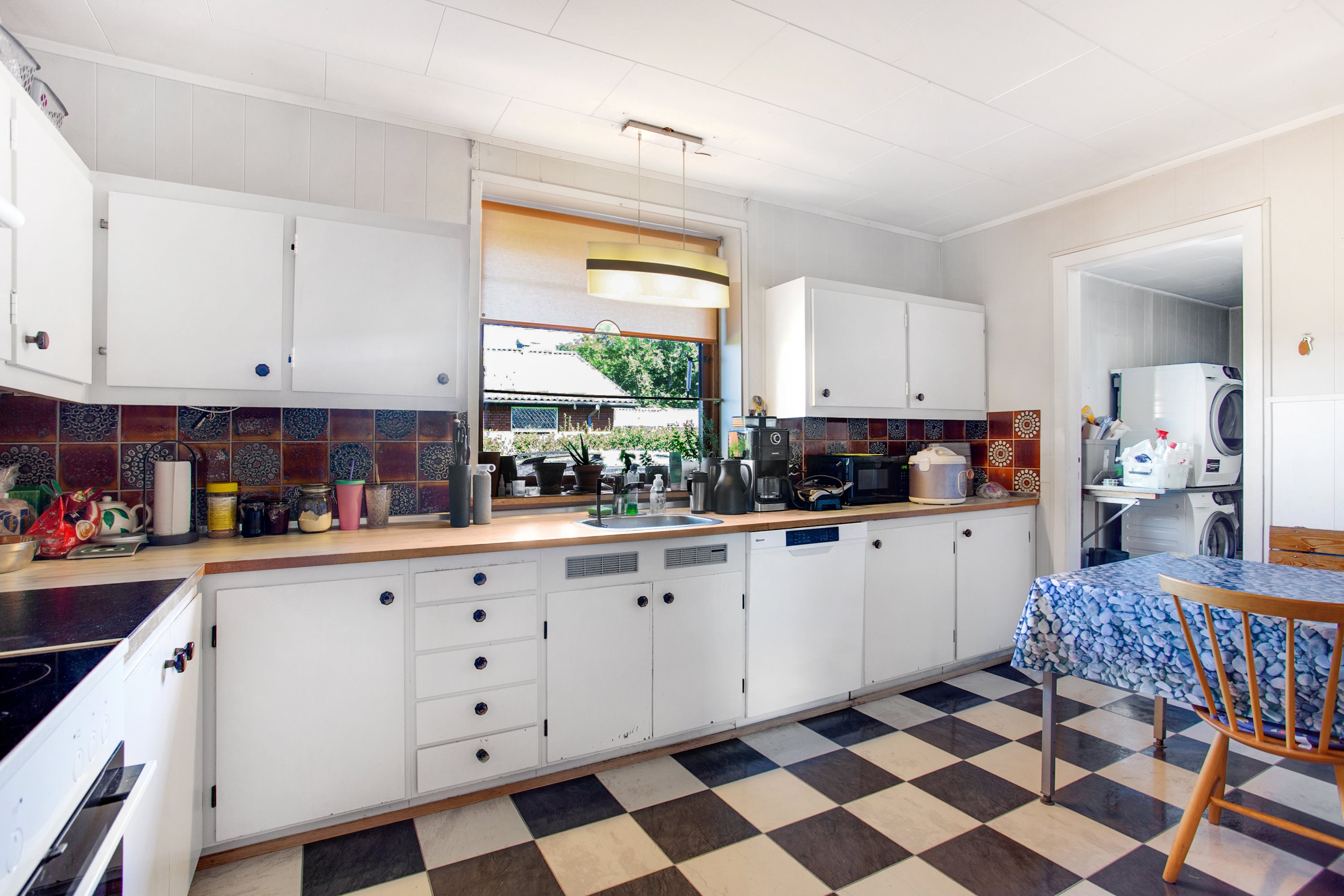 Fremhævet køkken billede i fuldskærmstilstand. Billede af Kromarksvej 6, Byrum By, 9940 Læsø