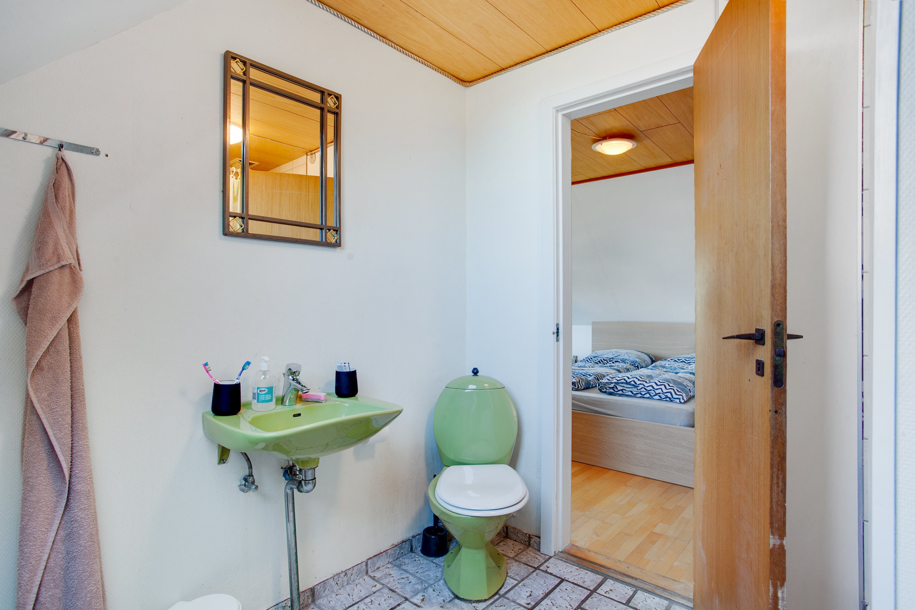 Fremhævet badeværelse billede i fuldskærmstilstand. Billede af Kromarksvej 6, Byrum By, 9940 Læsø