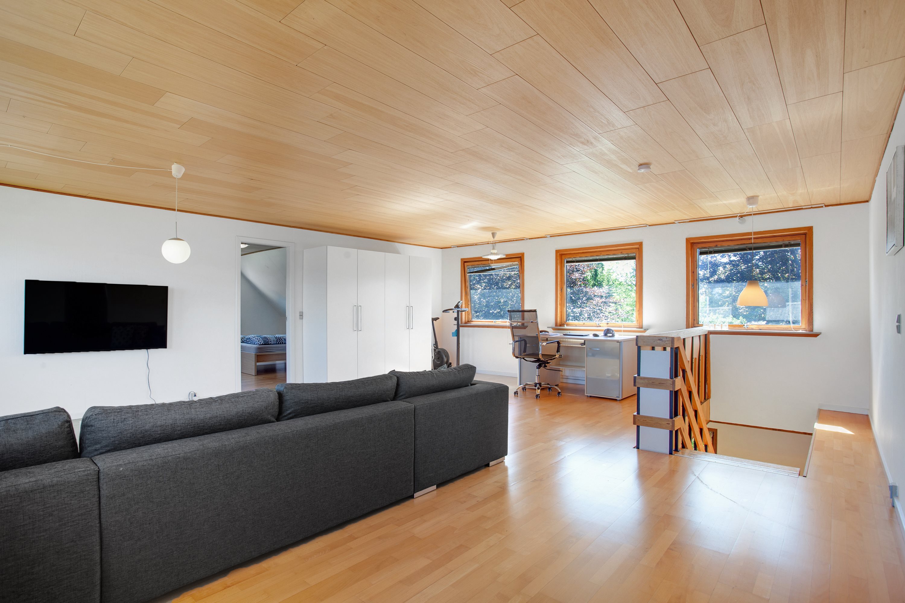 Fremhævet stue billede i fuldskærmstilstand. Billede af Kromarksvej 6, Byrum By, 9940 Læsø