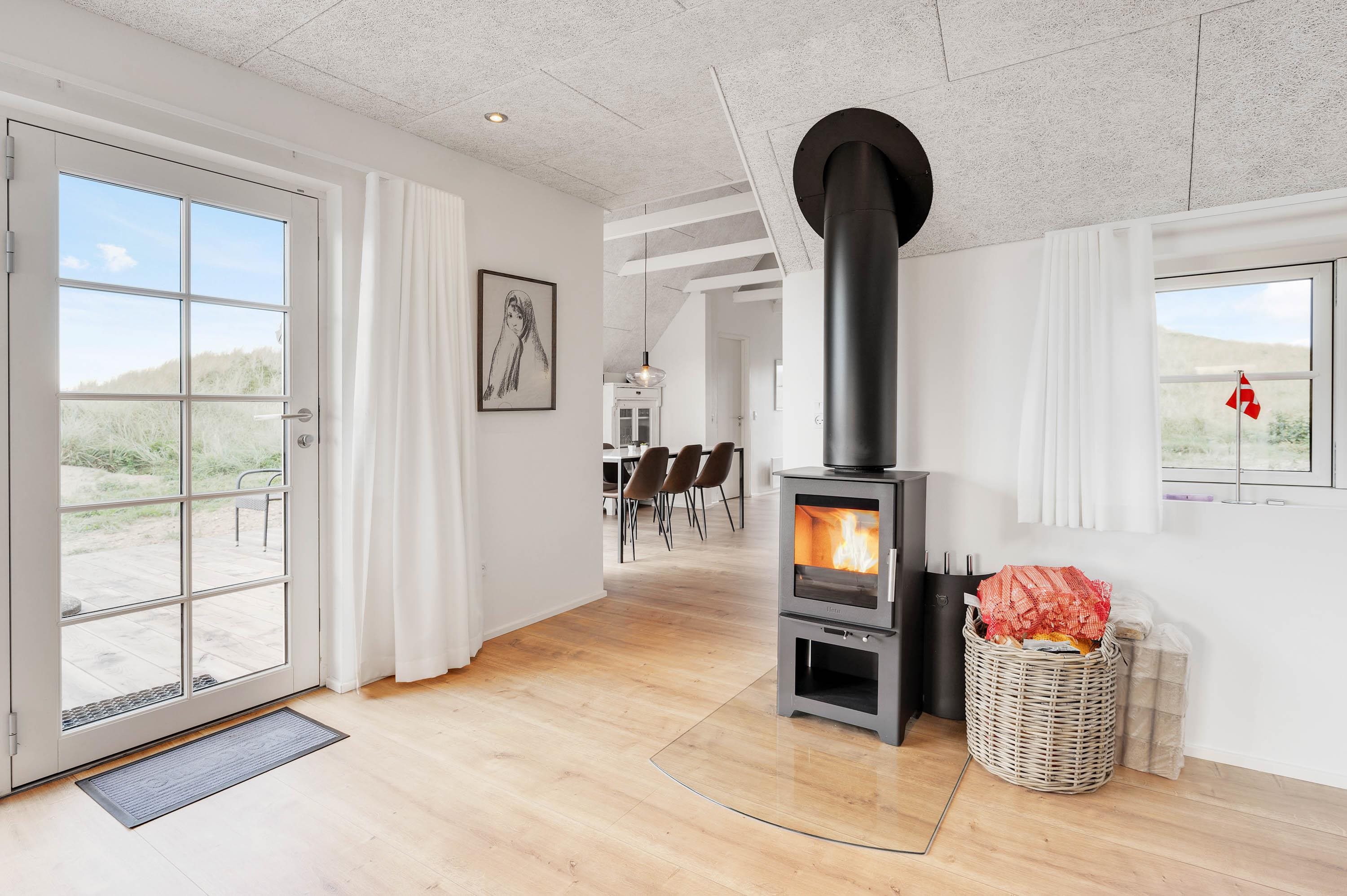 Fremhævet stue billede i fuldskærmstilstand. Billede af Nordsøvej 346, Søndervig, 6950 Ringkøbing