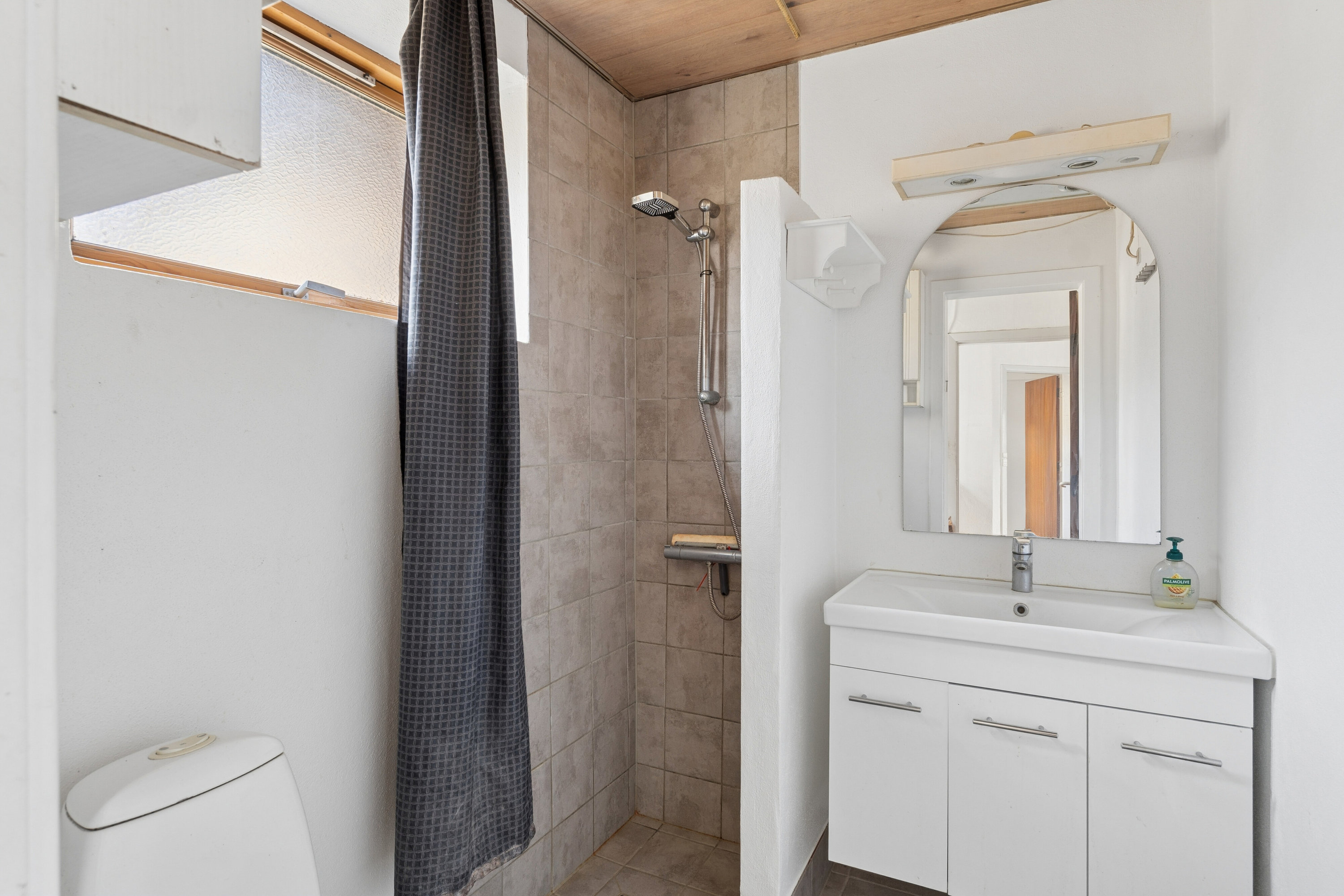 Fremhævet badeværelse billede i fuldskærmstilstand. Billede af Vestergade 16, 6040 Egtved