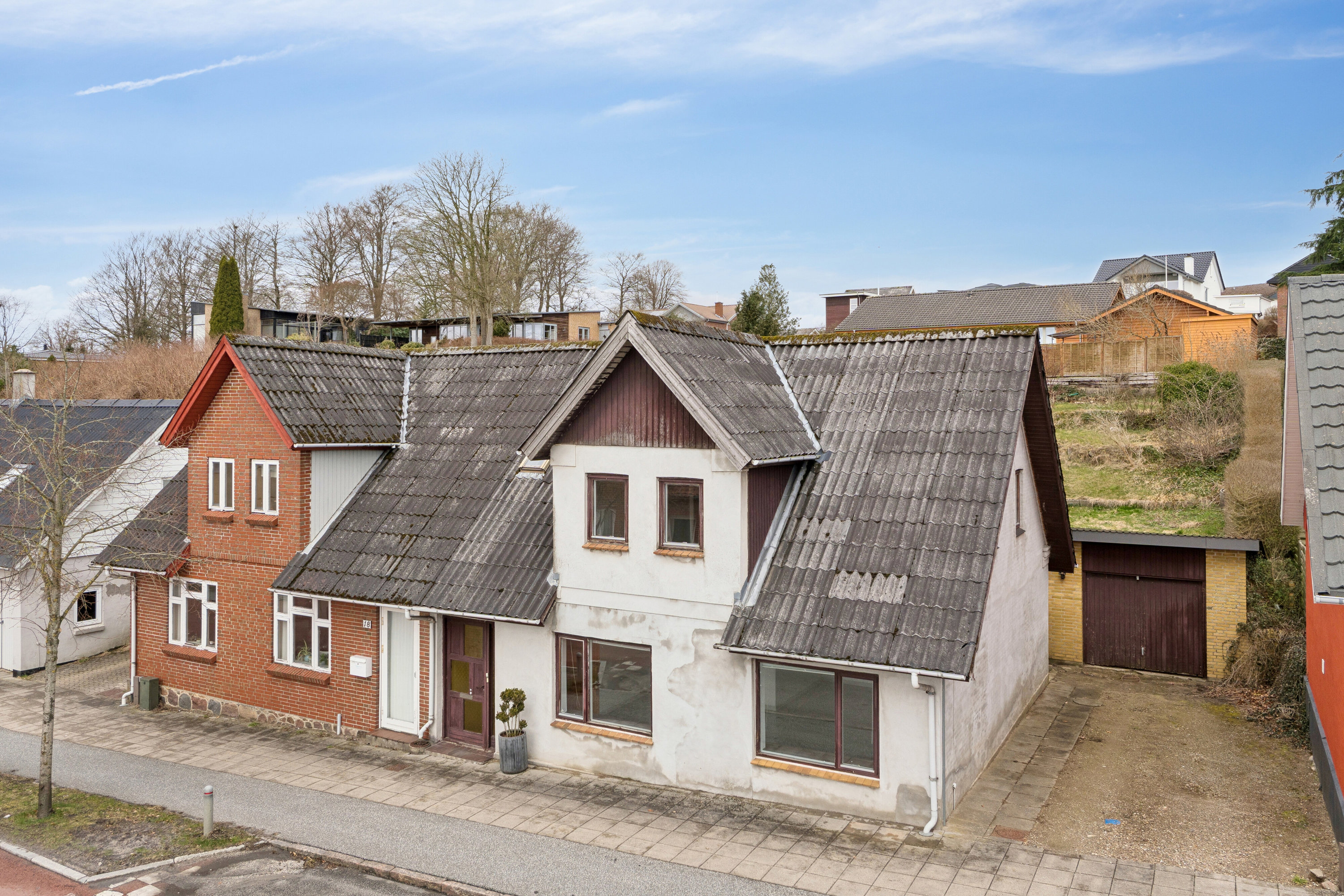 Fremhævet set fra vejen billede i fuldskærmstilstand. Billede af Vestergade 16, 6040 Egtved