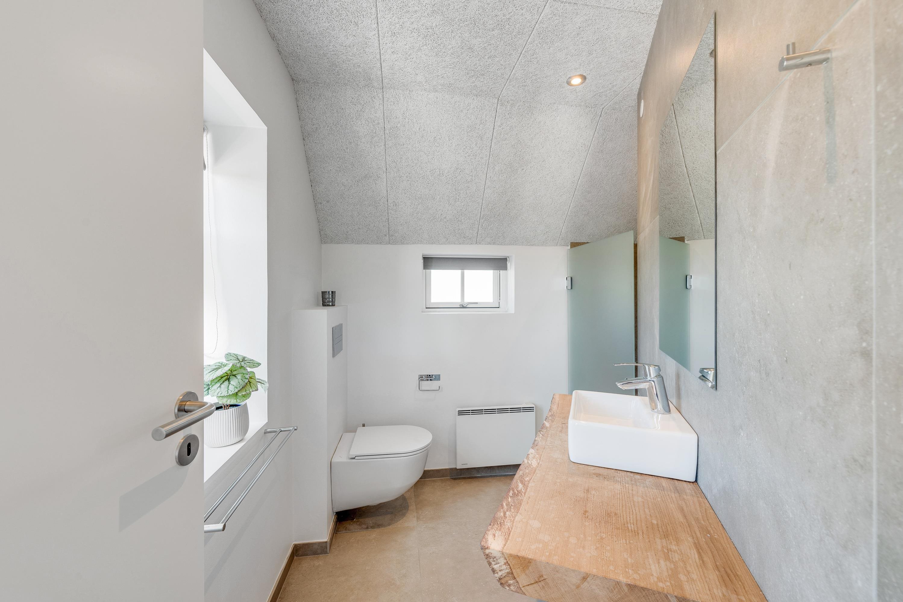 Fremhævet badeværelse billede i fuldskærmstilstand. Billede af Nordsøvej 346, Søndervig, 6950 Ringkøbing