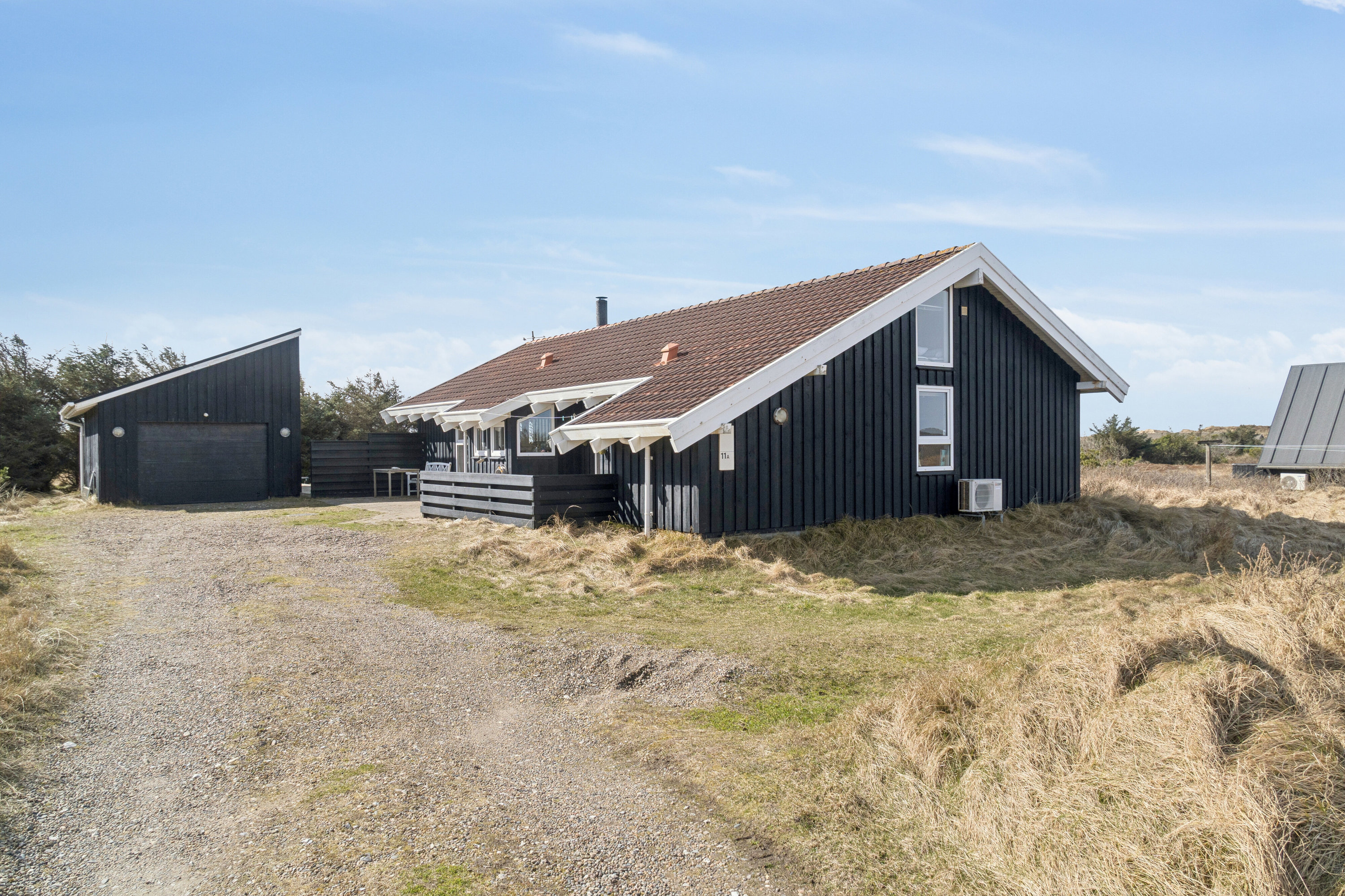 Fremhævet set fra vejen billede i fuldskærmstilstand. Billede af Kløvborgsti 11A, Klitmøller, 7700 Thisted