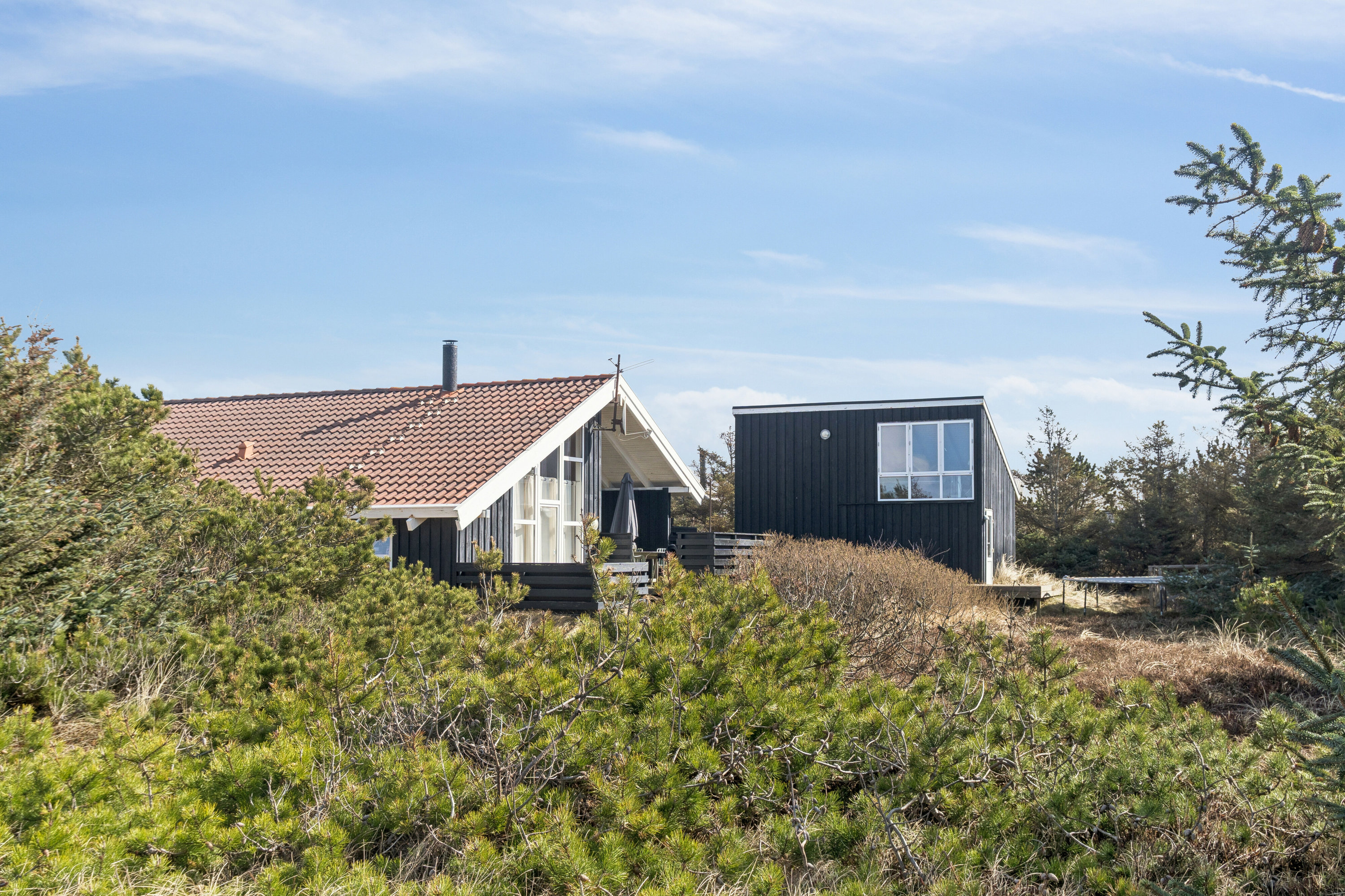Fremhævet set fra haven billede i fuldskærmstilstand. Billede af Kløvborgsti 11A, Klitmøller, 7700 Thisted