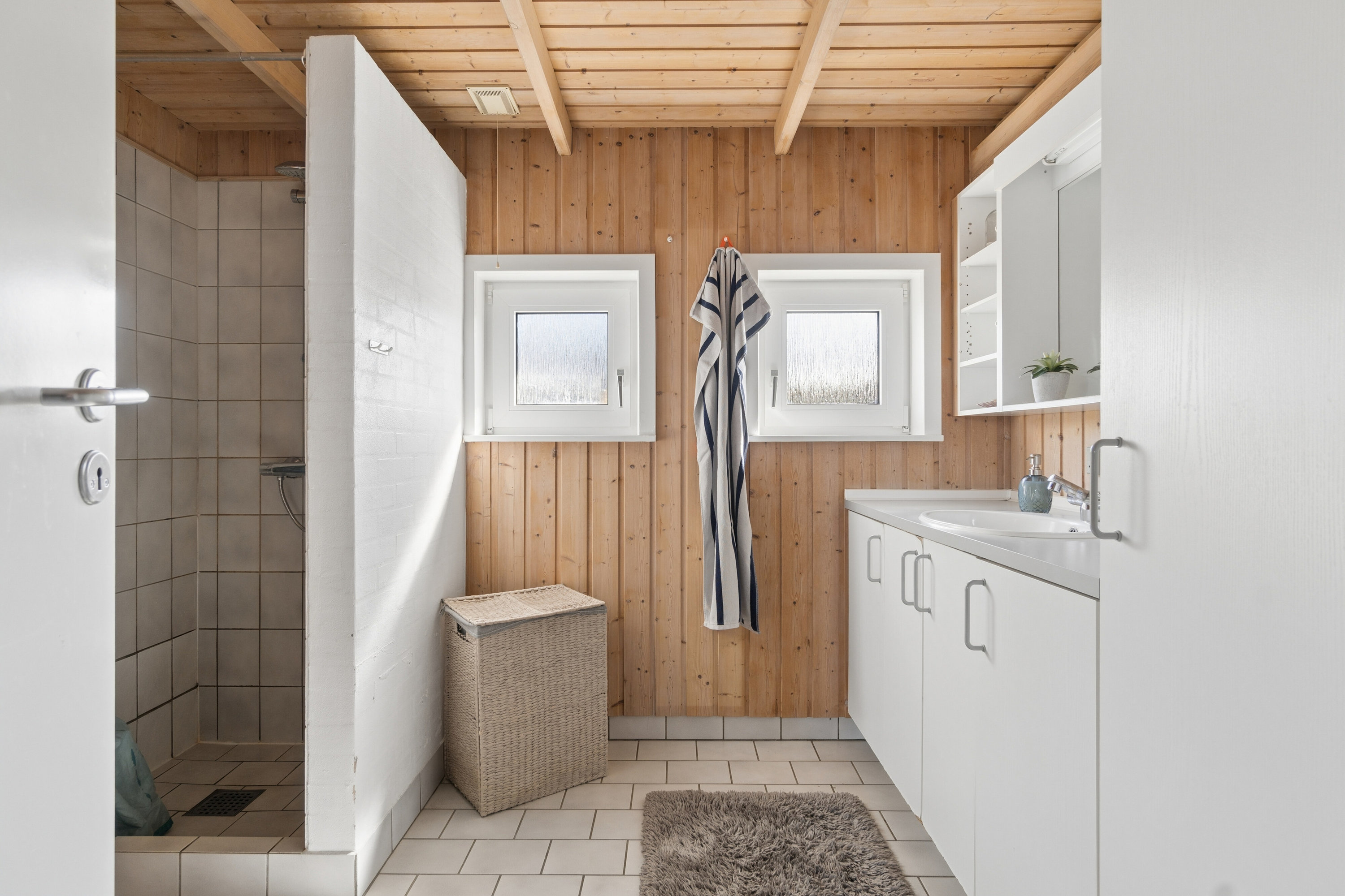 Fremhævet badeværelse billede i fuldskærmstilstand. Billede af Kløvborgsti 11A, Klitmøller, 7700 Thisted