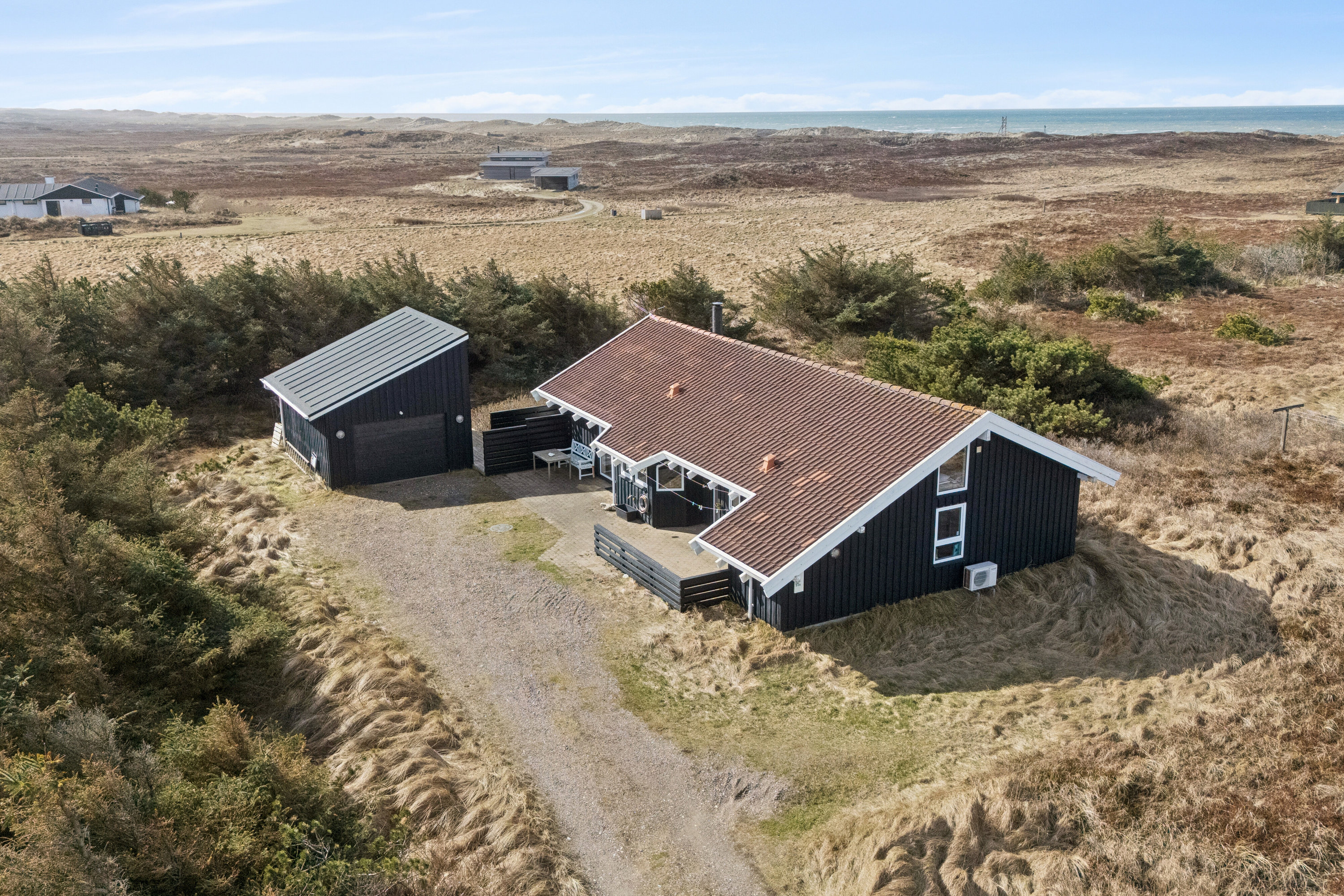 Fritidshus: Udsigt fra toppen på Kløvborgsti 11A, Klitmøller, 7700 Thisted