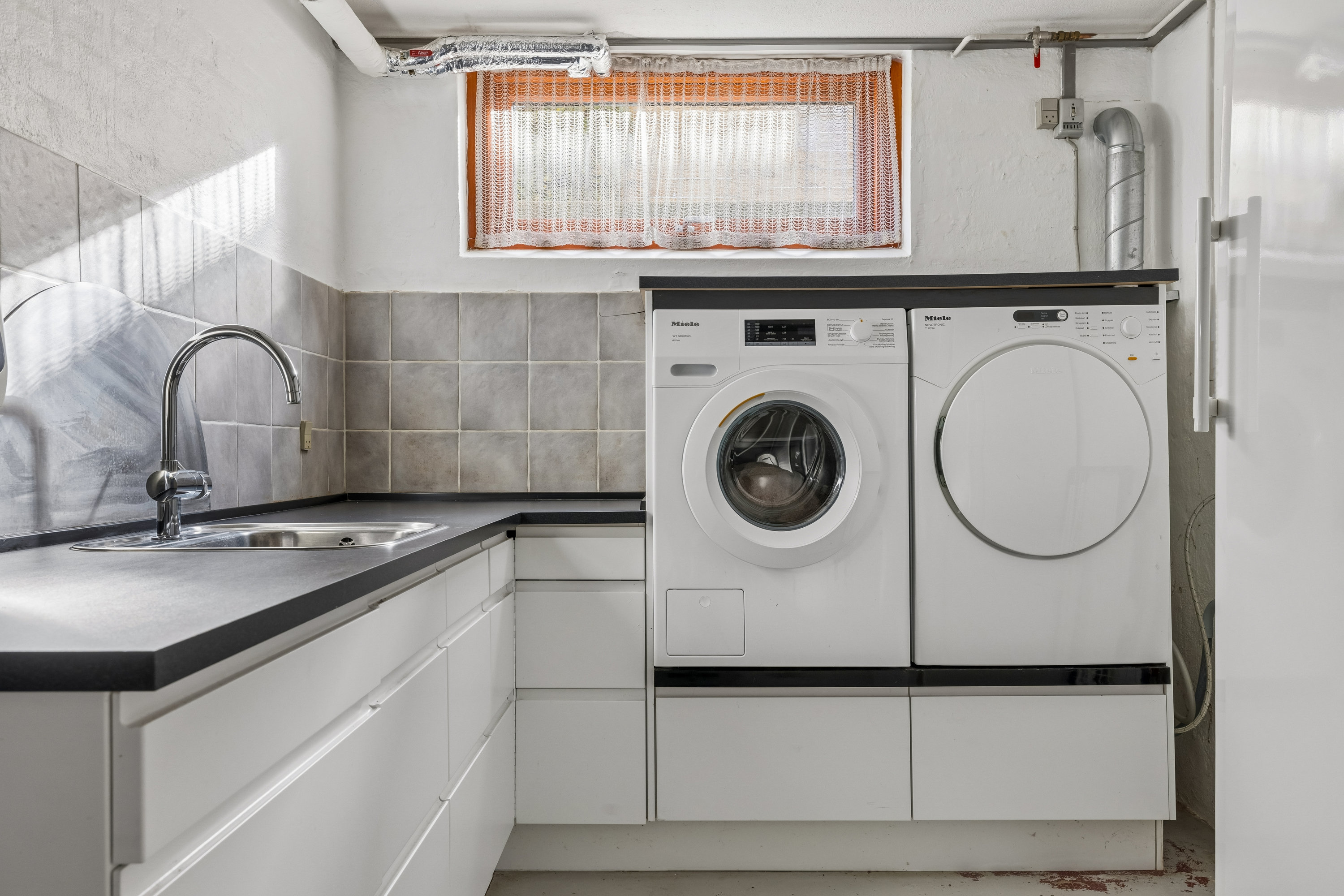 Fremhævet vaskerum billede i fuldskærmstilstand. Billede af Søgårdsvej 21, Næsby, 5270 Odense N